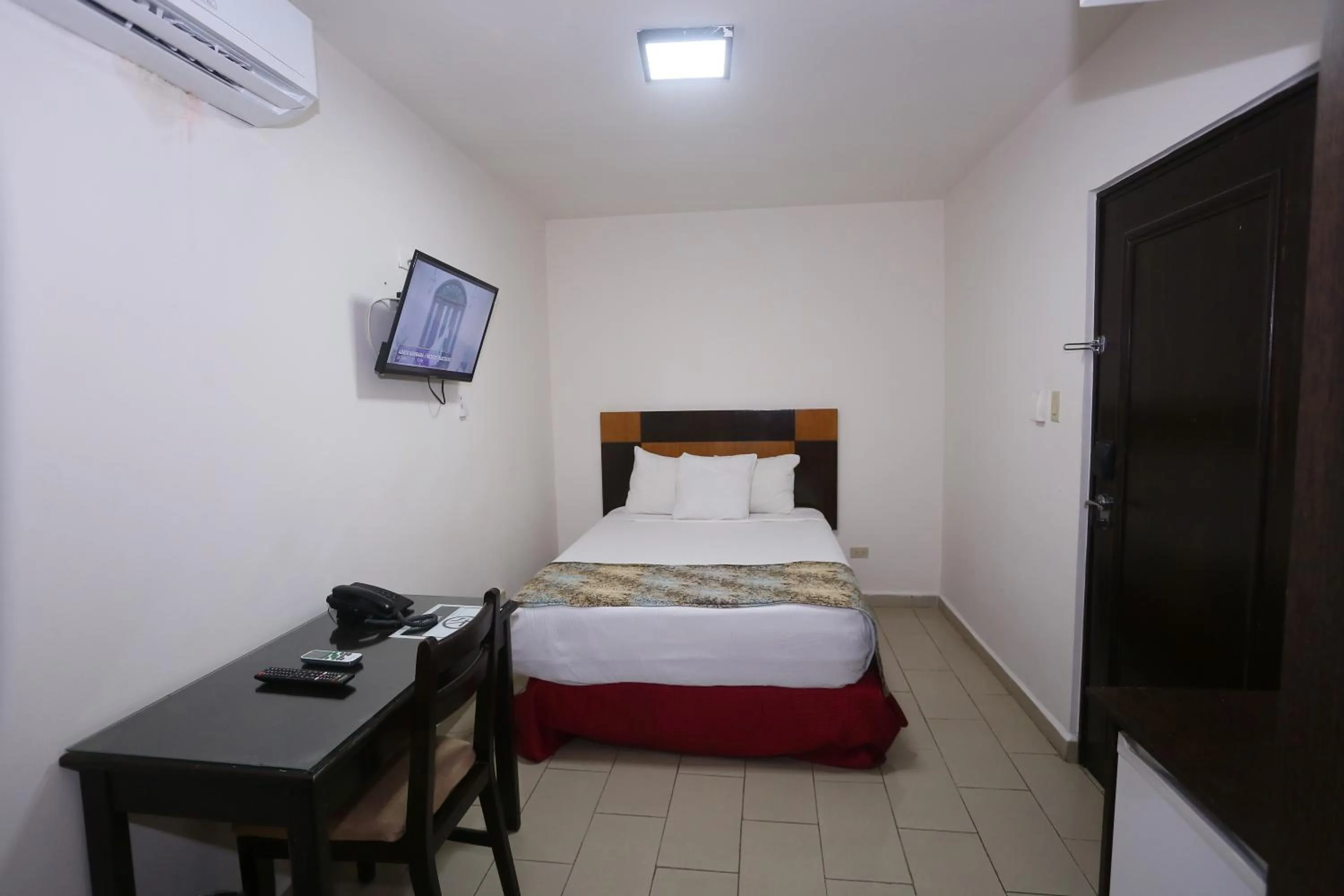 Bed in Metro Hotel Panama