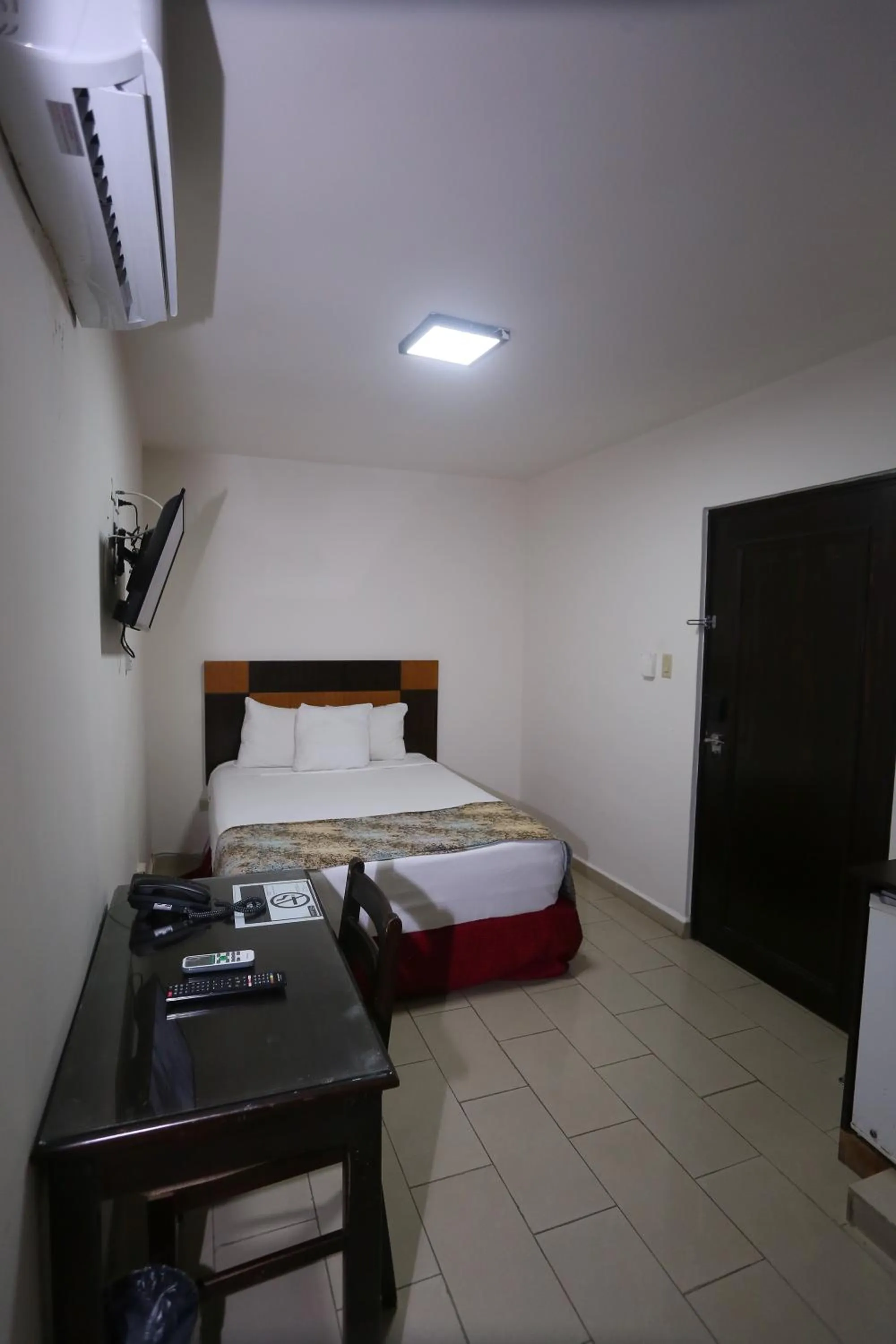 Bed in Metro Hotel Panama