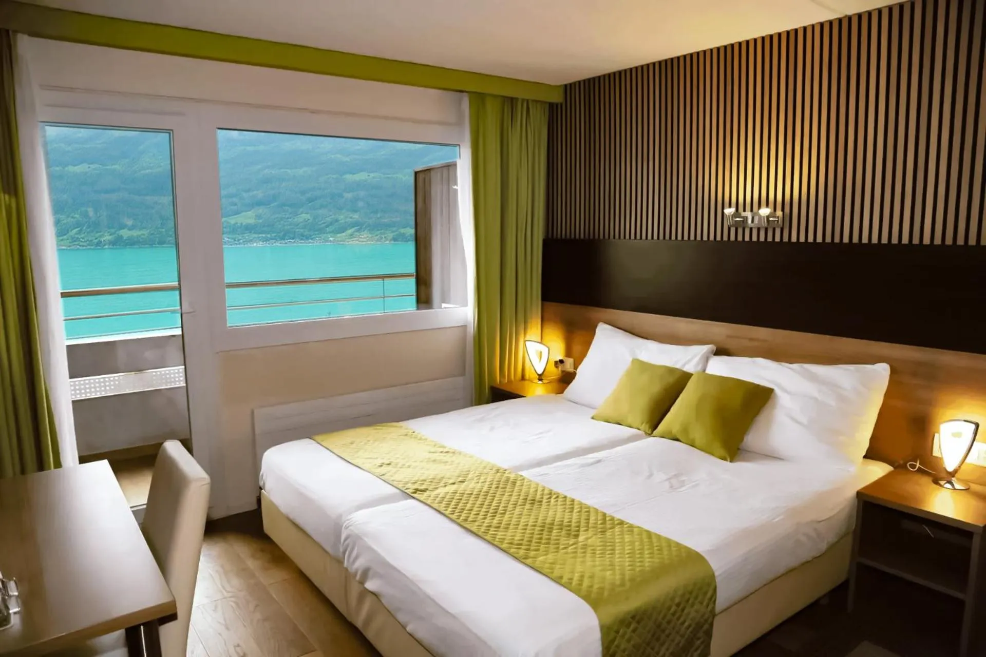 View (from property/room), Bed in Hotel Lakeview bei Interlaken