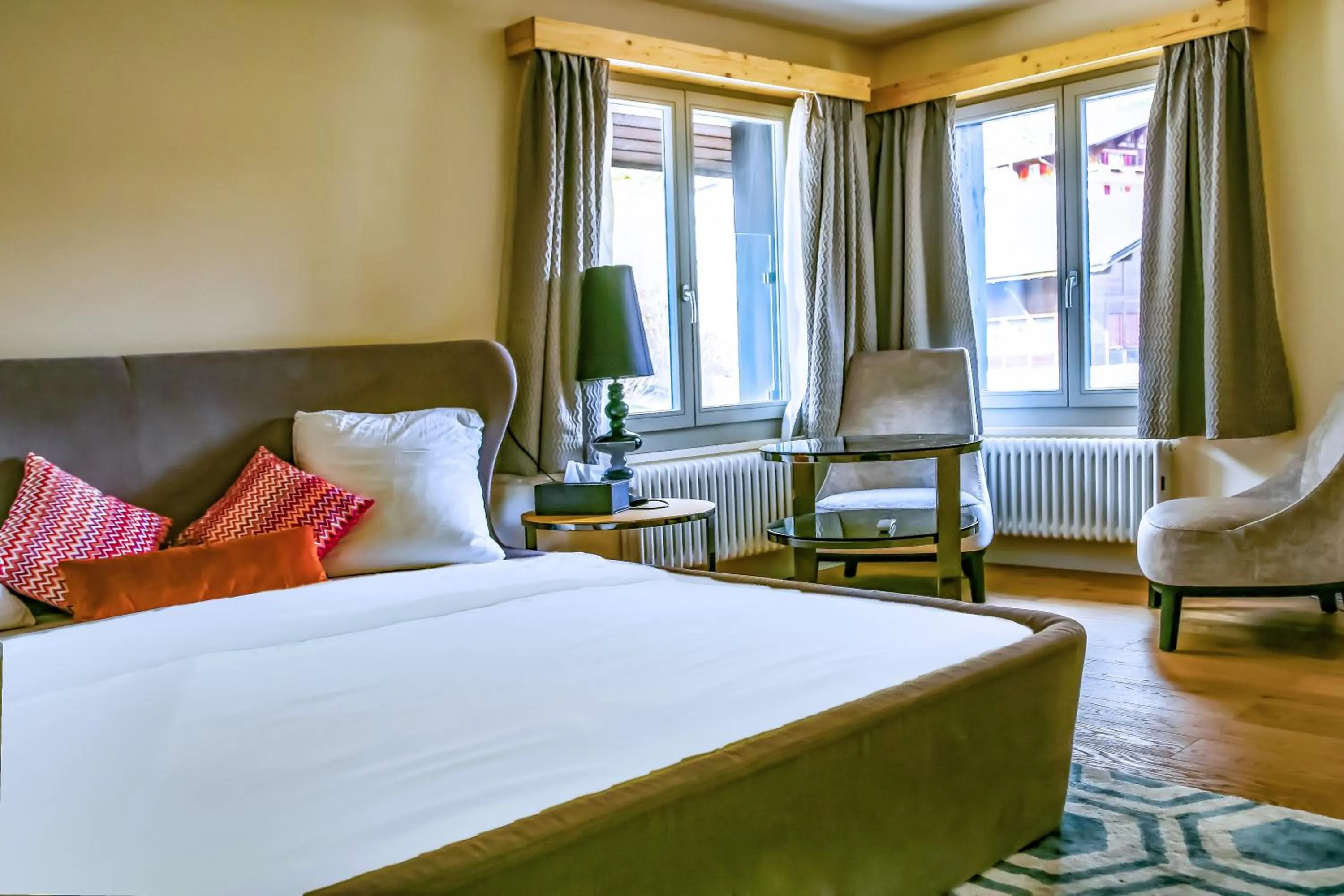 Photo of the whole room, Bed in Hotel Lakeview bei Interlaken