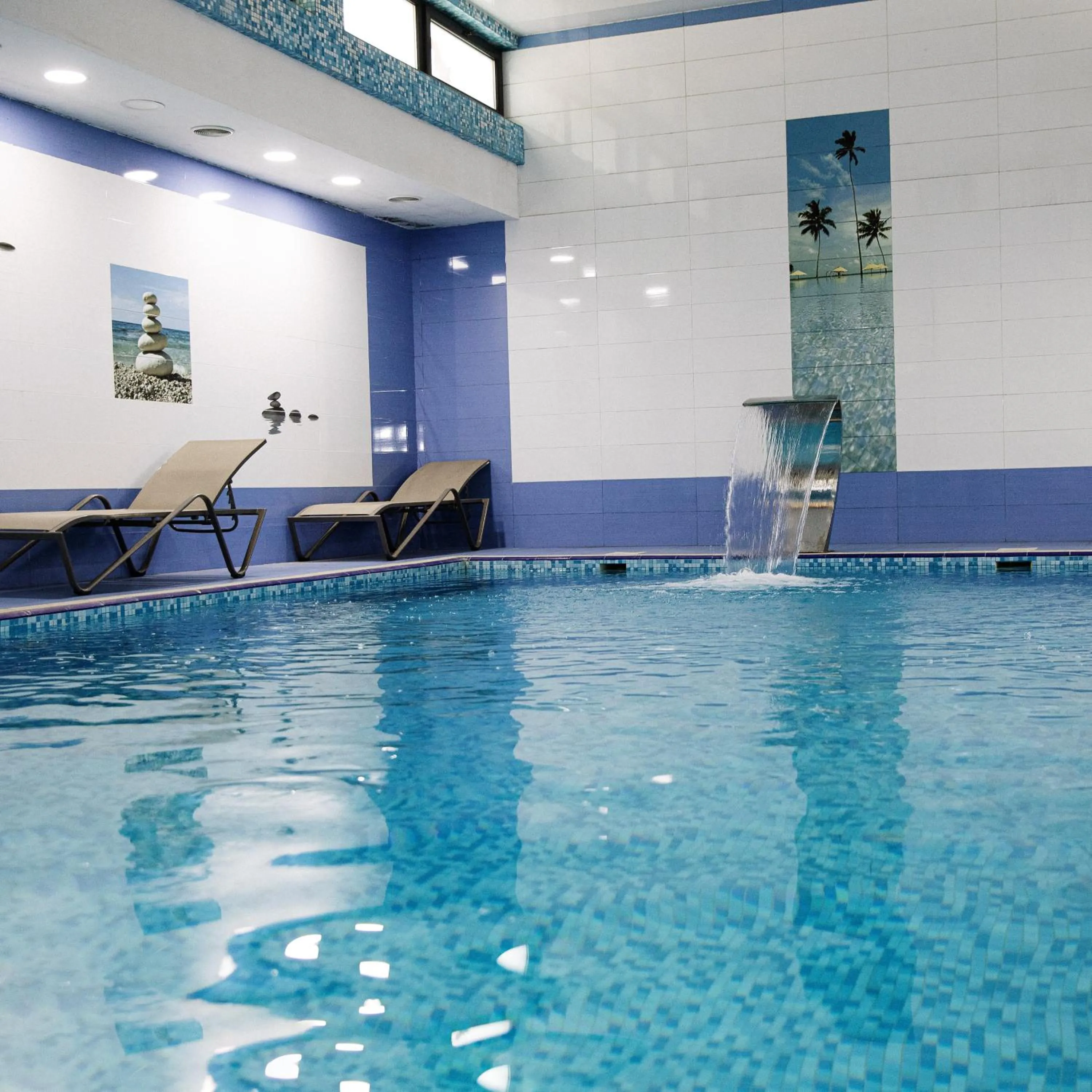 Swimming pool in Atlas Hotel Baku