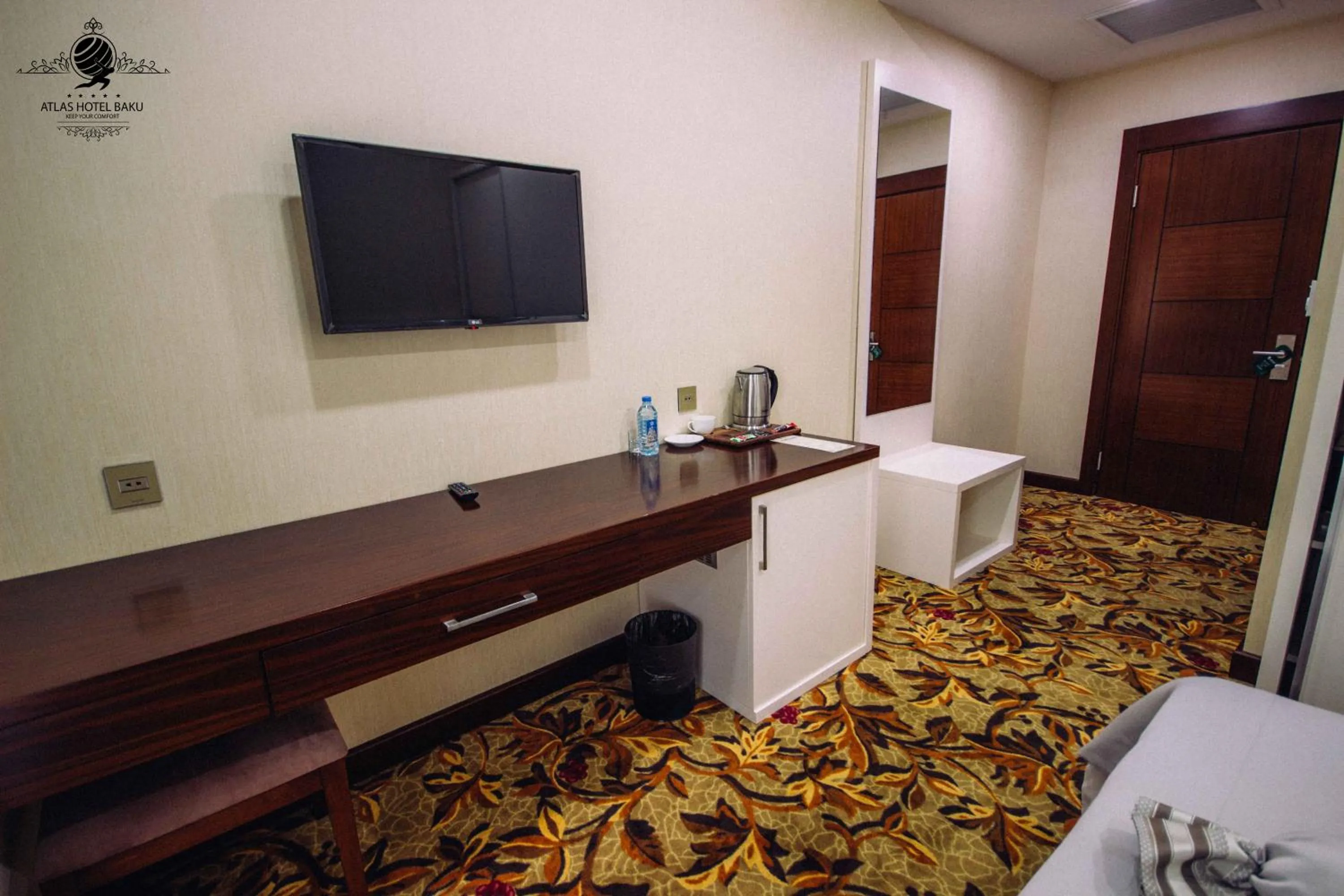 Coffee/tea facilities, Bed in Atlas Hotel Baku