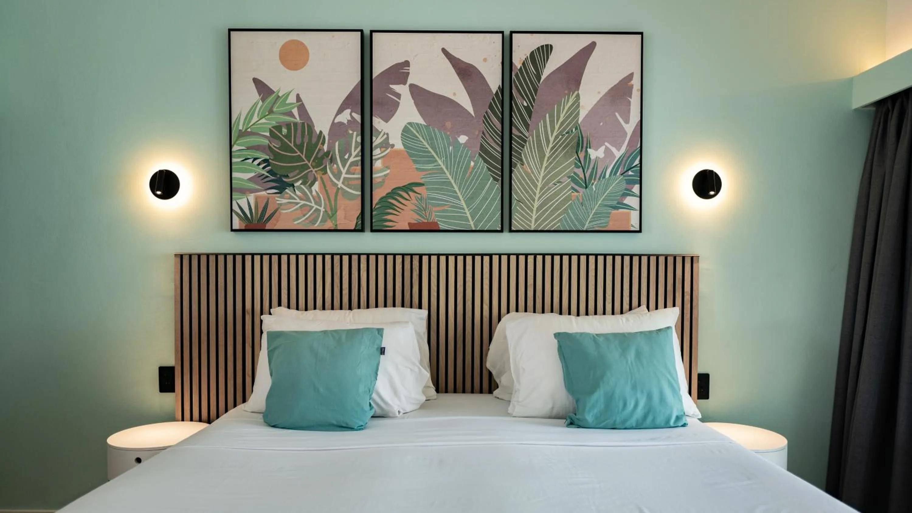 Bed in Blue Bay Lodges