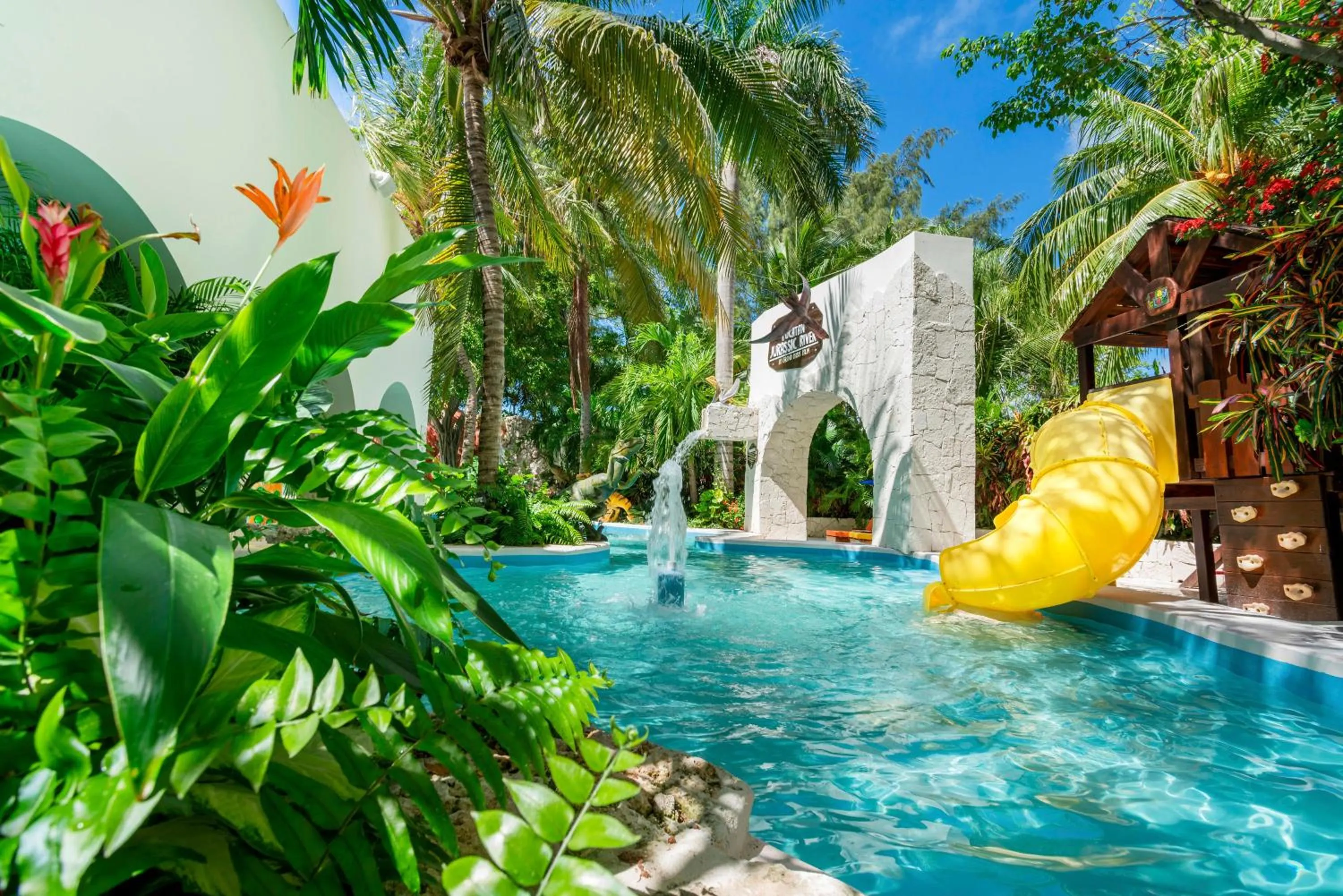 Swimming pool in Oasis Palm - All Inclusive