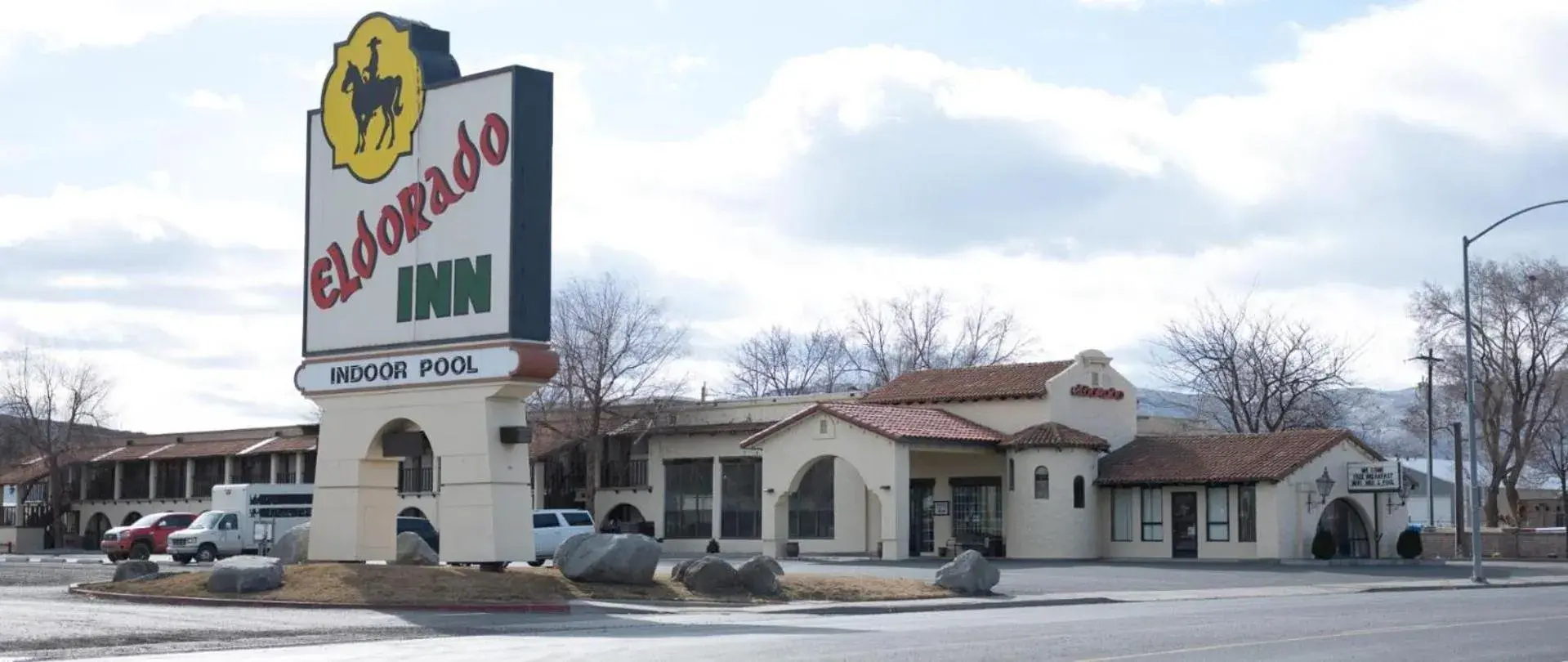 Property Building in Eldorado Inn Property Building in Eldorado Inn