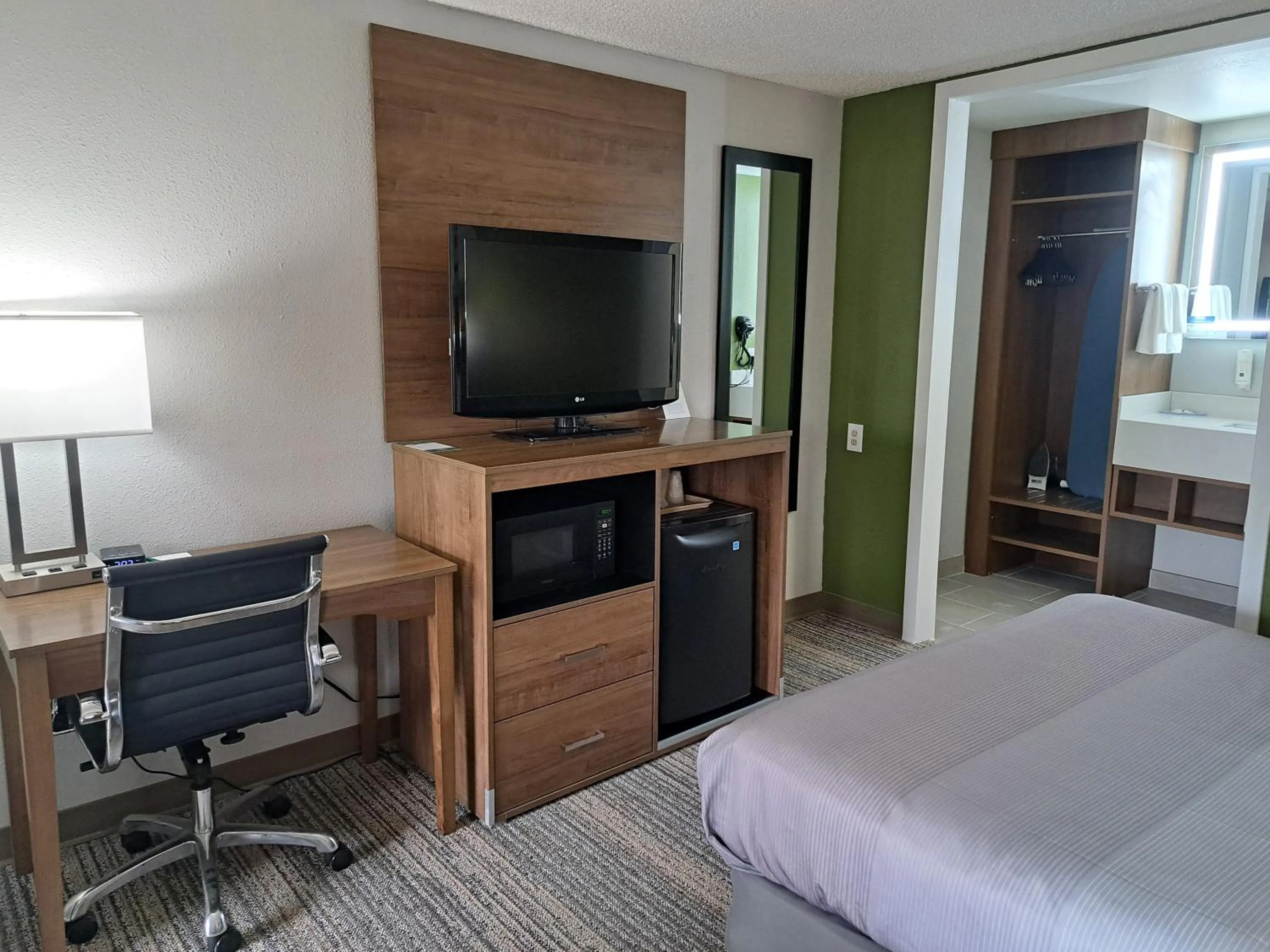 TV and multimedia, Bed in Quality Inn