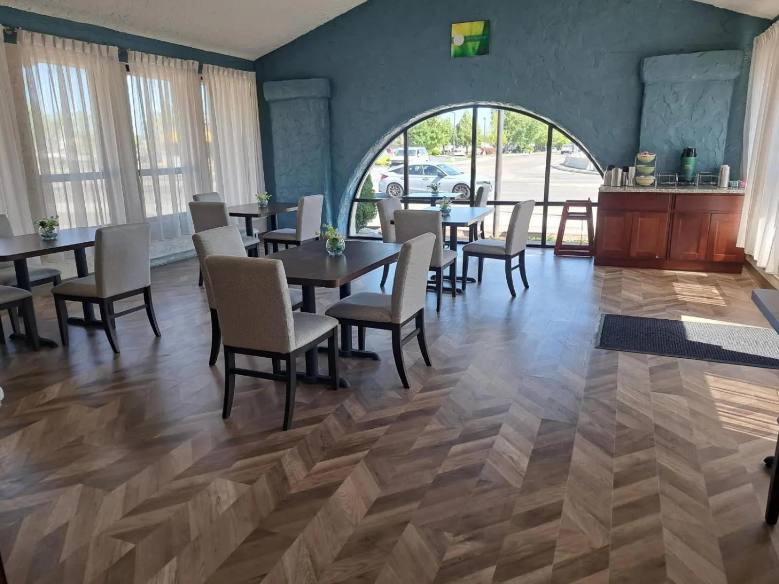 Living room in Quality Inn