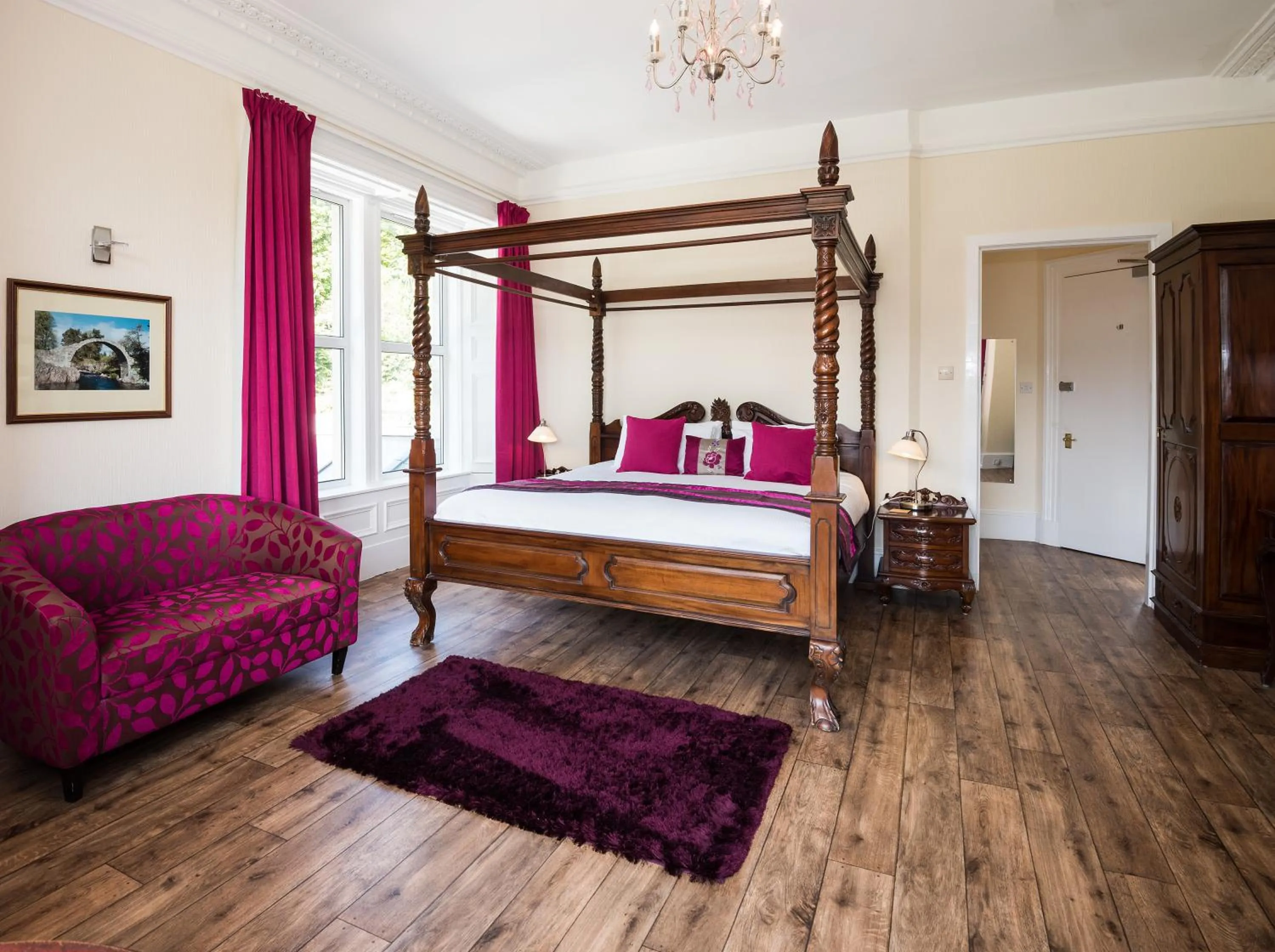 Photo of the whole room, Bed in The Claymore Guest House