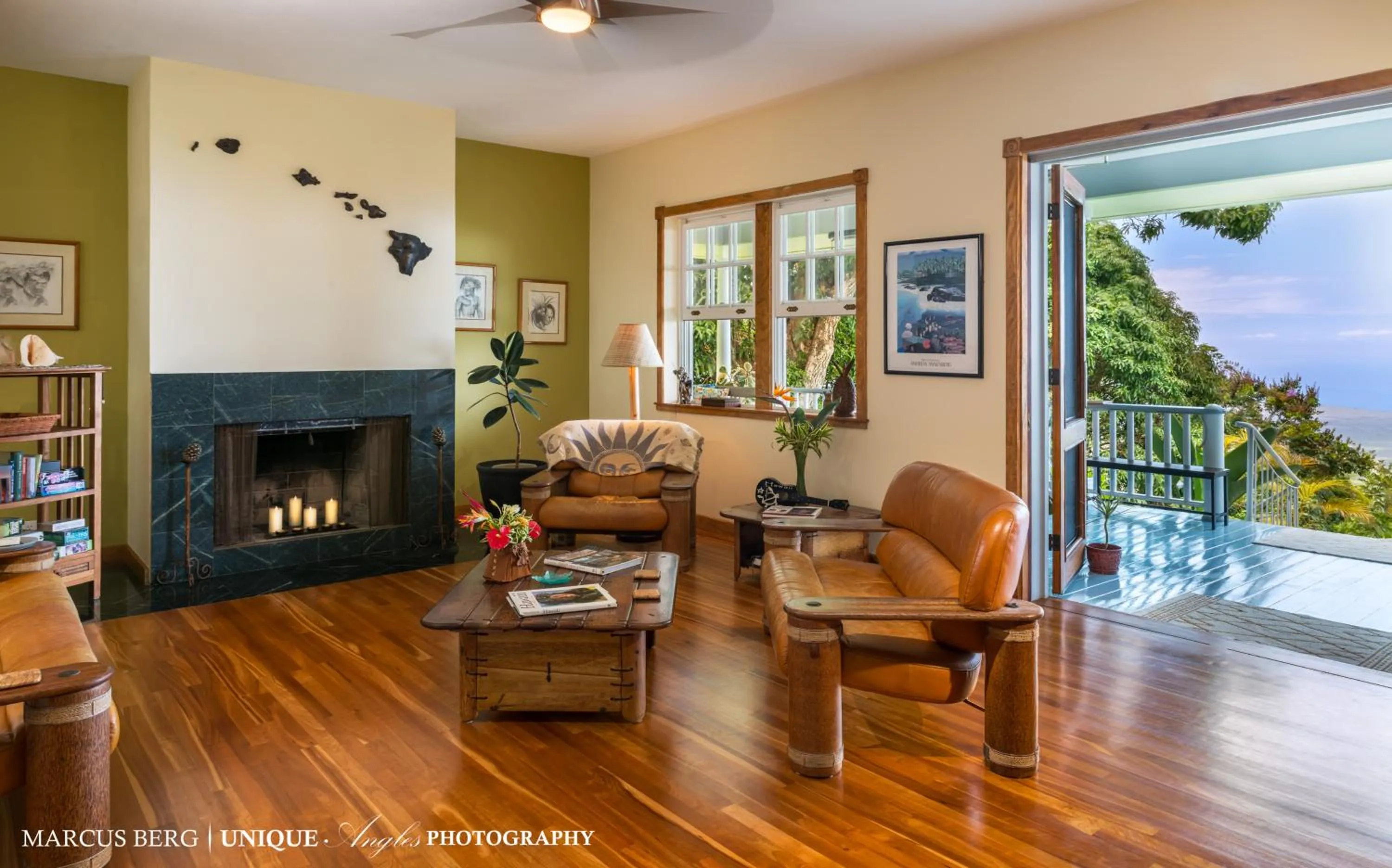 Living room in Ka'awa Loa Plantation