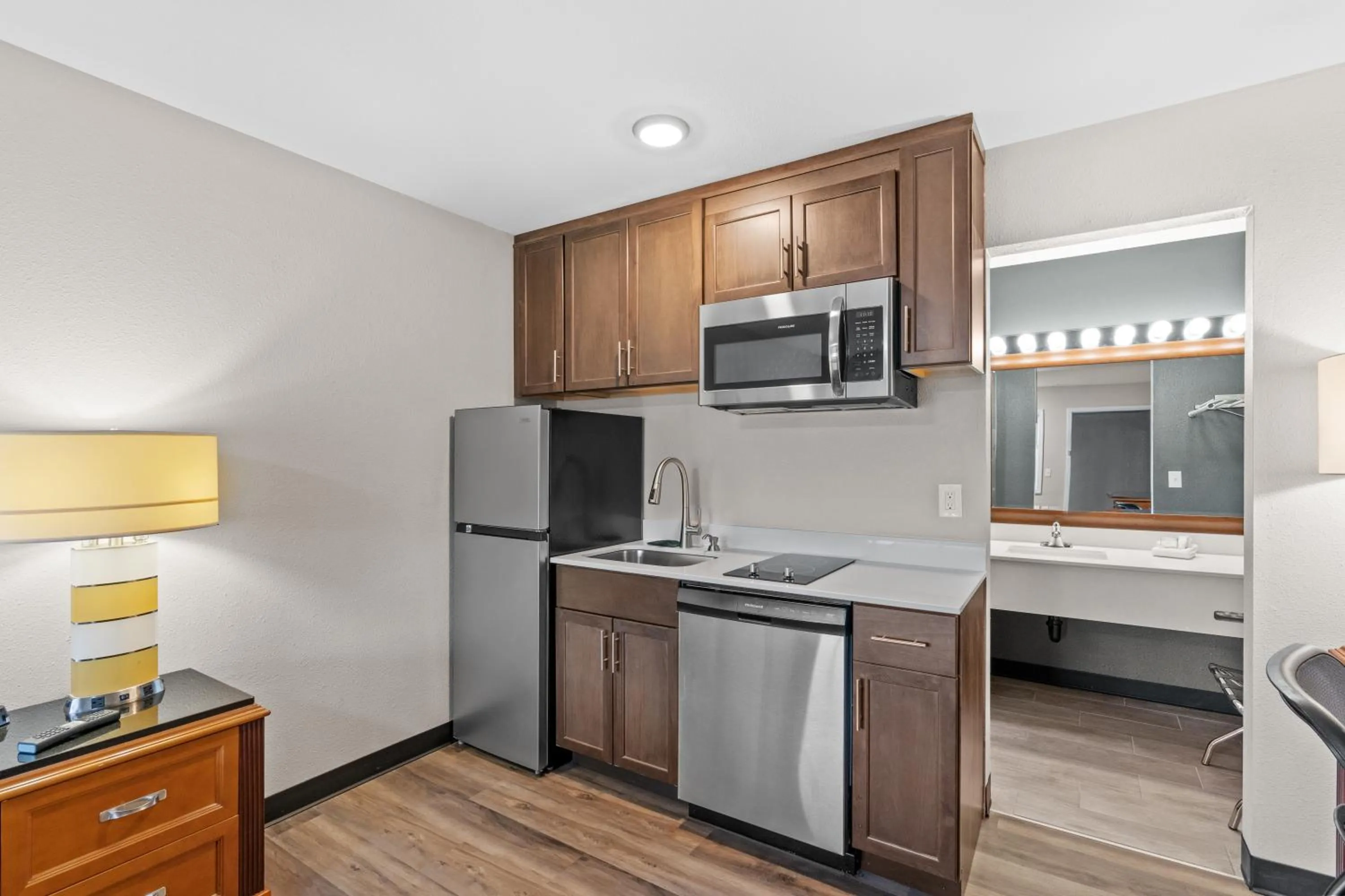Kitchen or kitchenette in Basecamp Puyallup a Travelodge by Wyndham