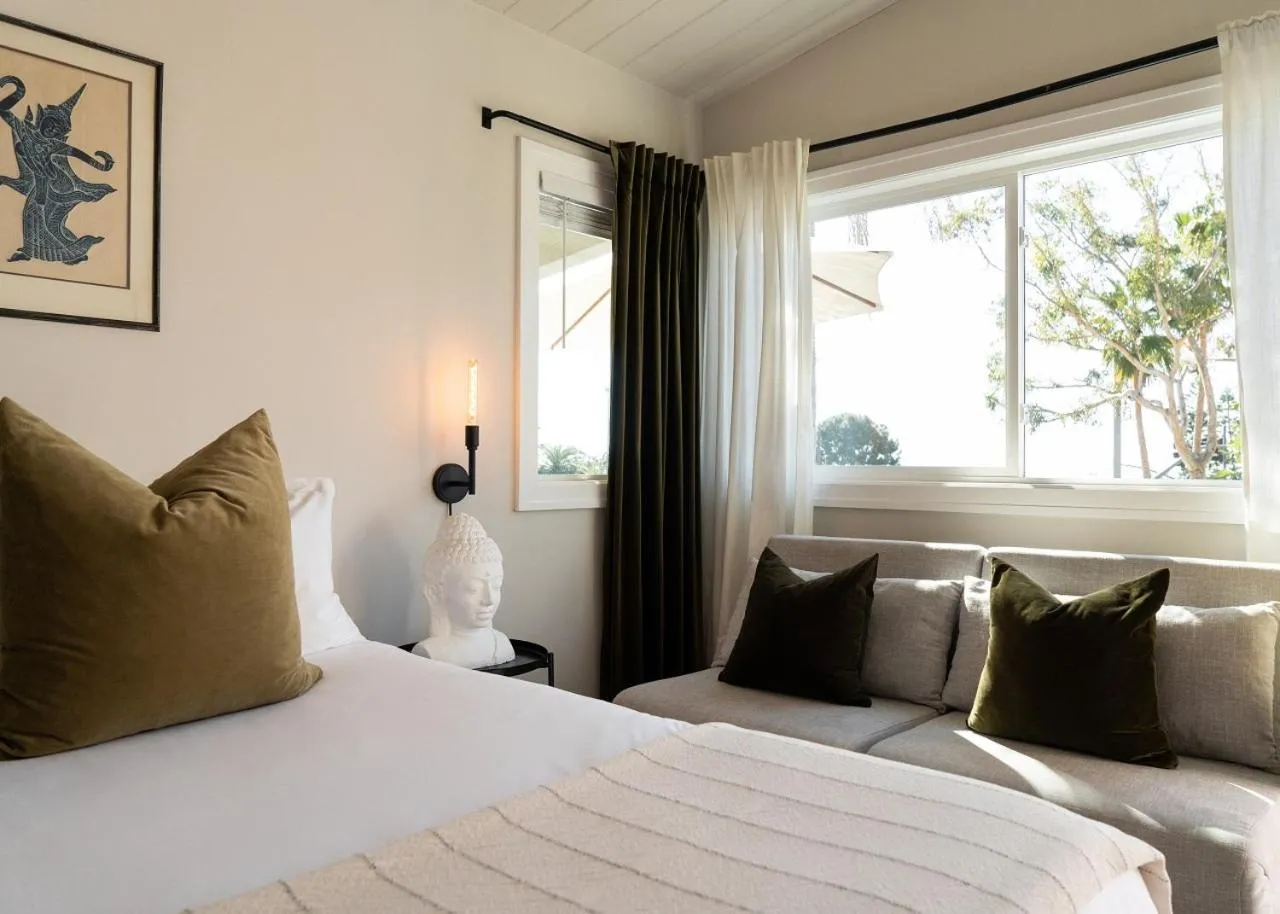 Bedroom in Laguna Beach Lodge