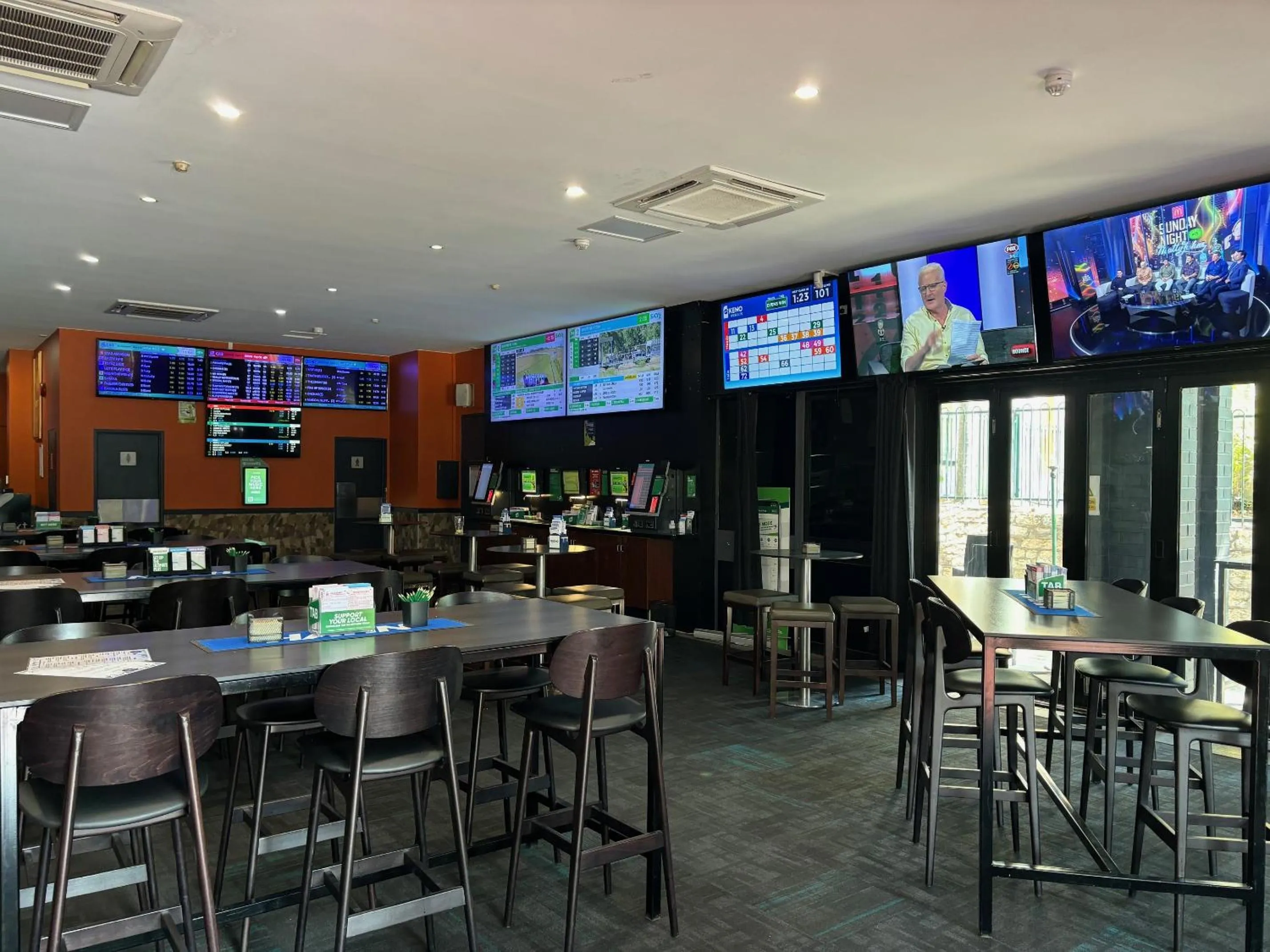 Restaurant/places to eat in Frontier Hotel Darwin