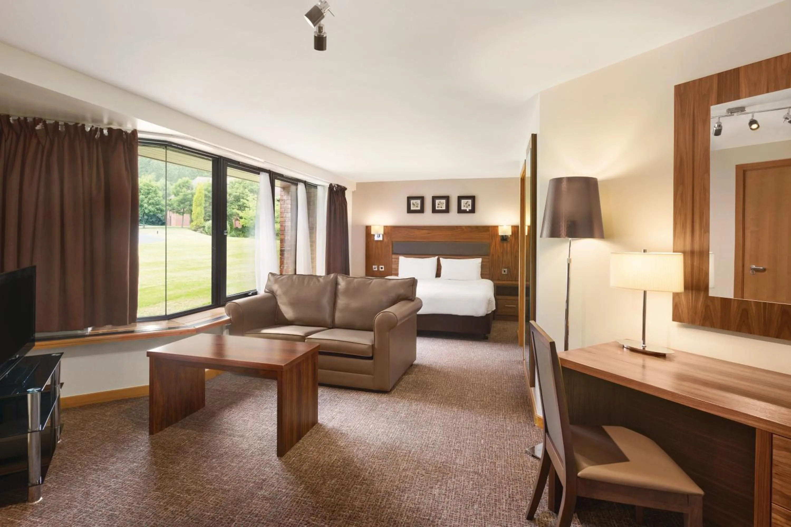 Day, Bed in Ramada Telford Ironbridge