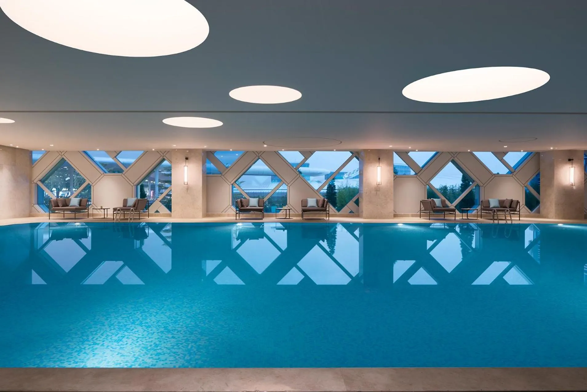 Swimming pool in Hyatt Regency Shenzhen Airport