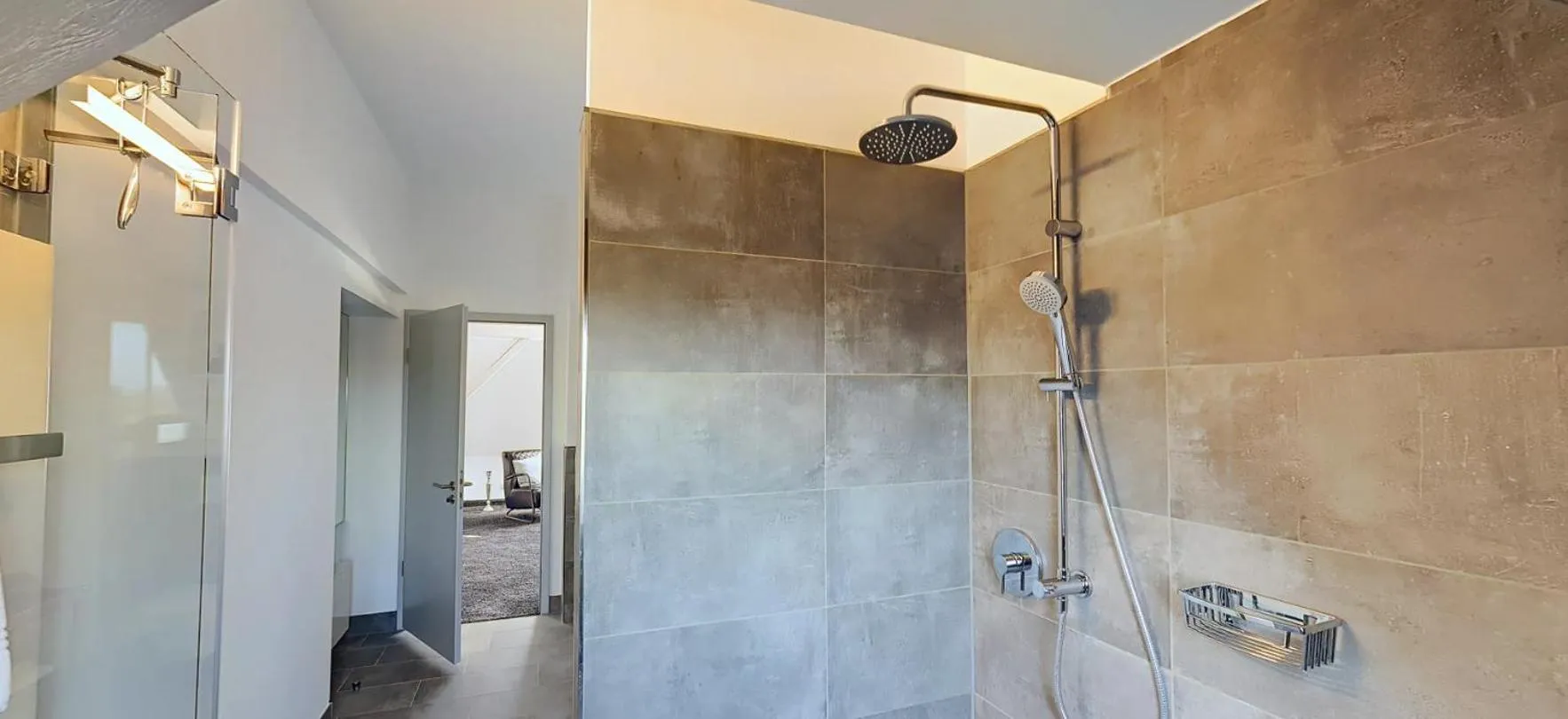 Shower in Boardinghouse Emden