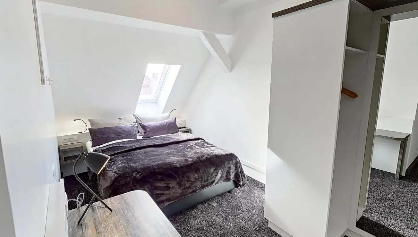 Bedroom, Bed in Boardinghouse Emden