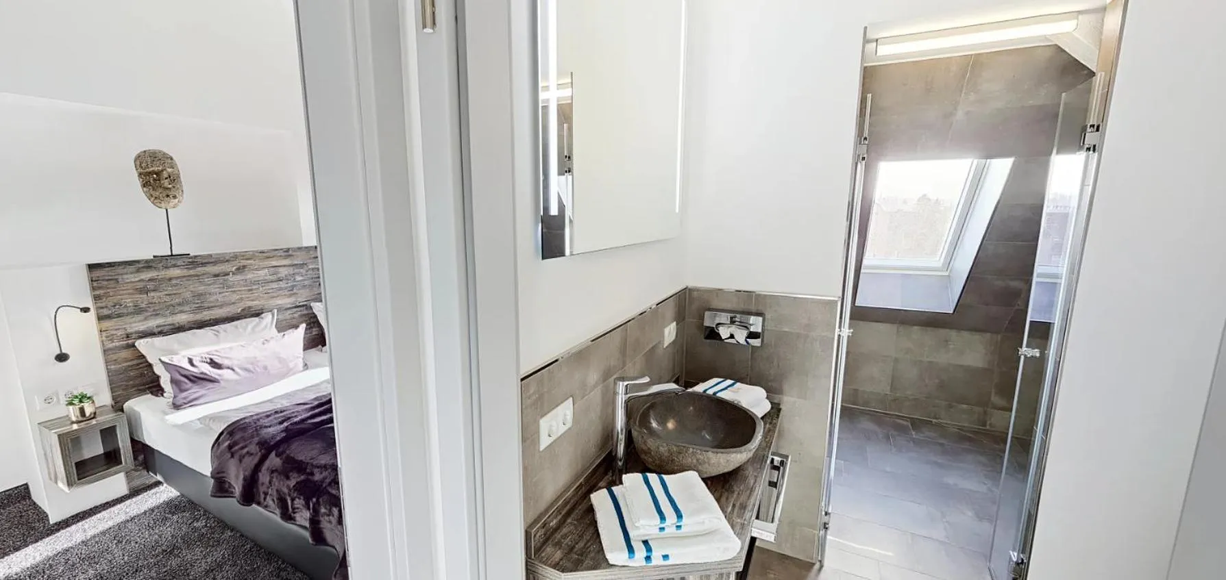 Bathroom, Bed in Boardinghouse Emden