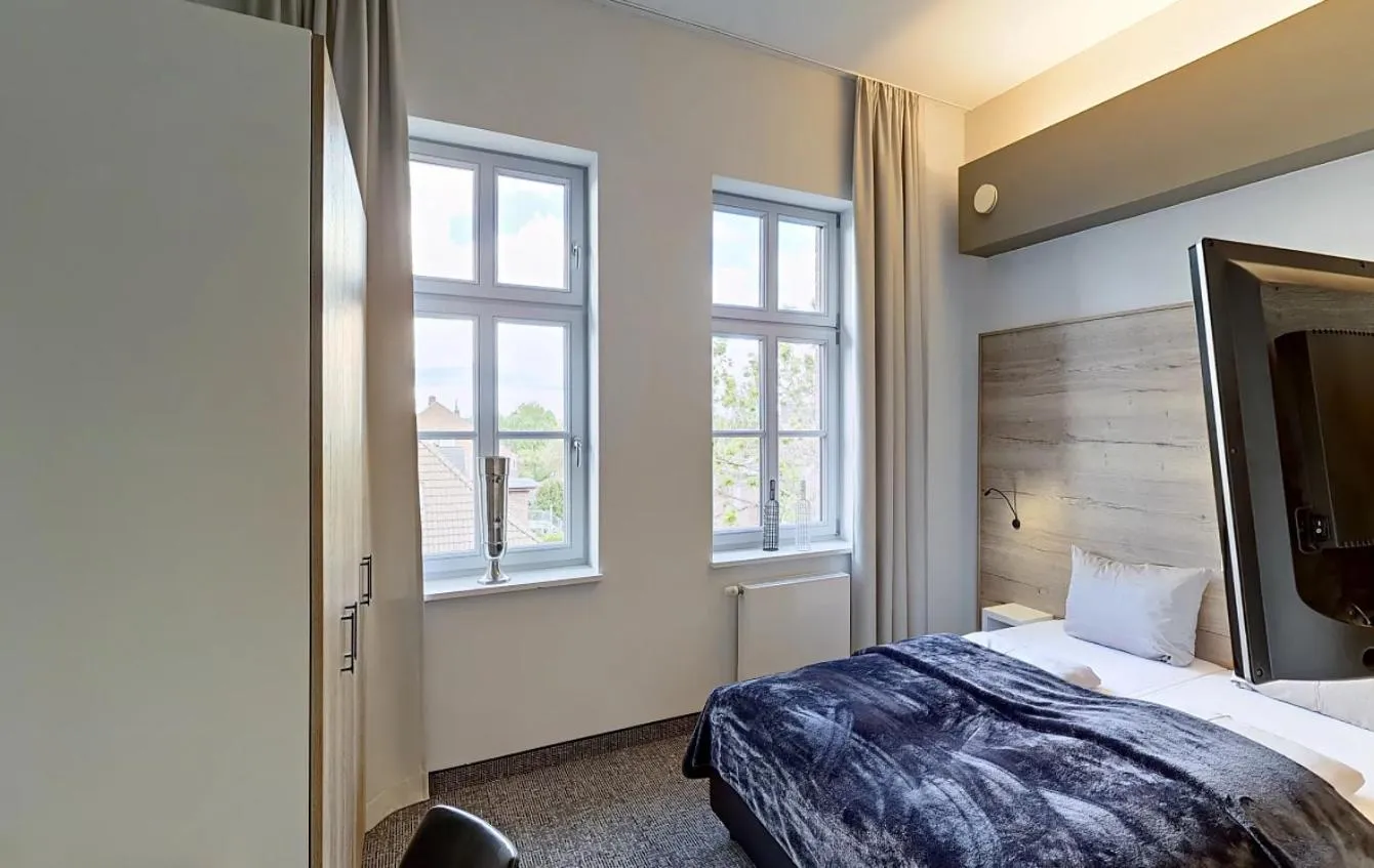 Bedroom, Bed in Boardinghouse Emden