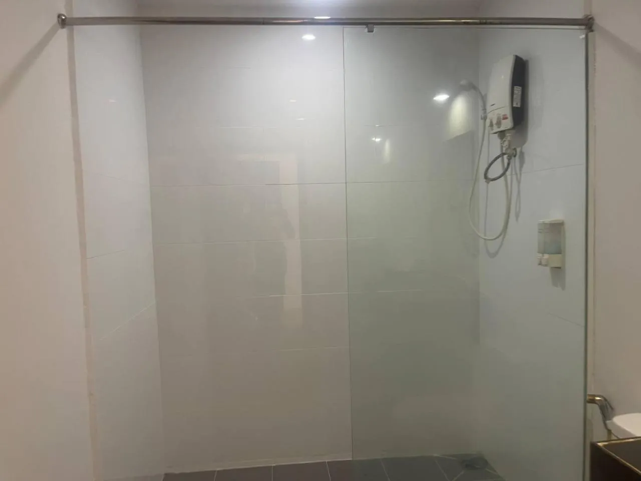 Toilet in Best Central Point Hotel