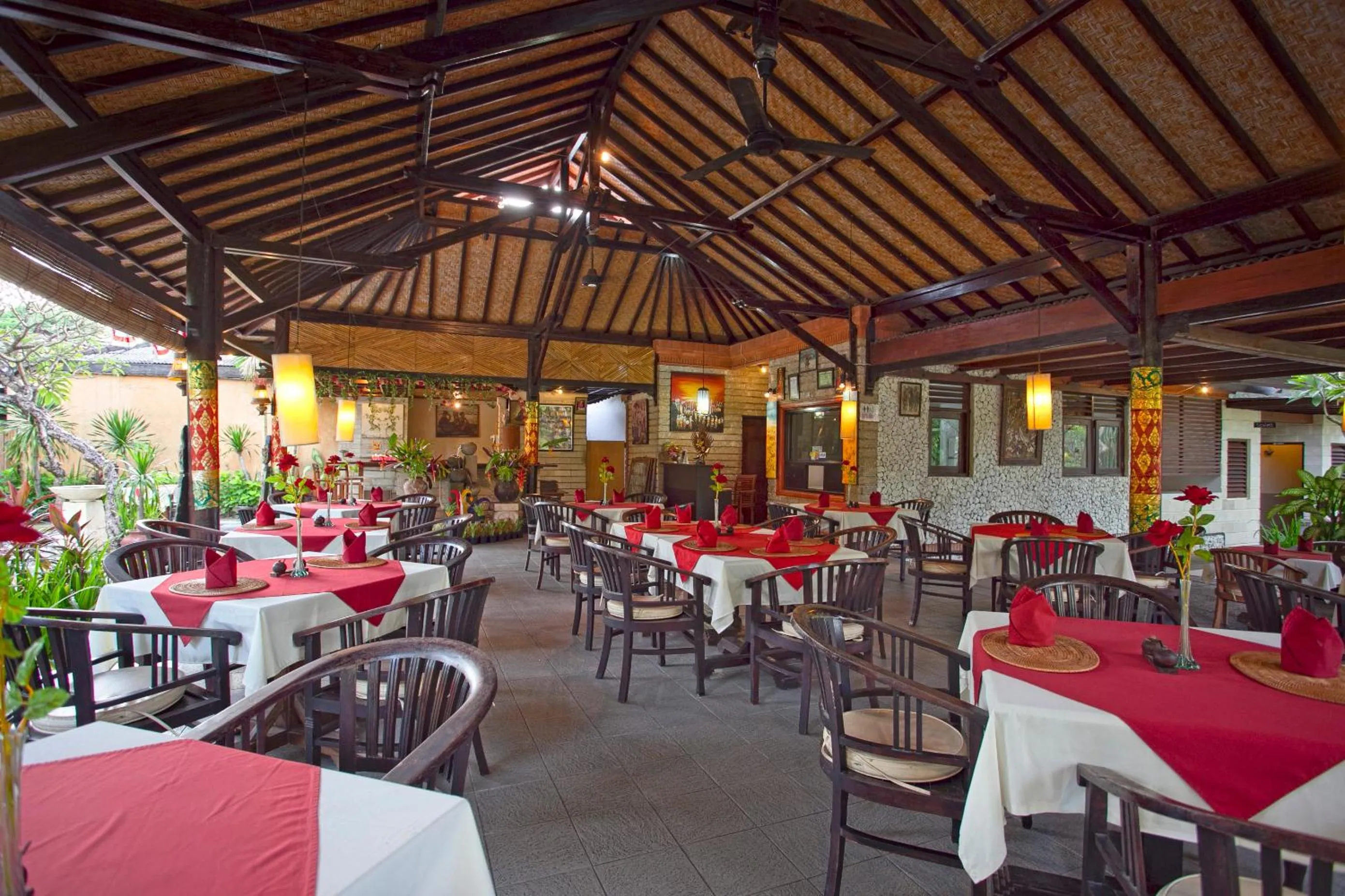 Restaurant/places to eat in Natah Bale Villas
