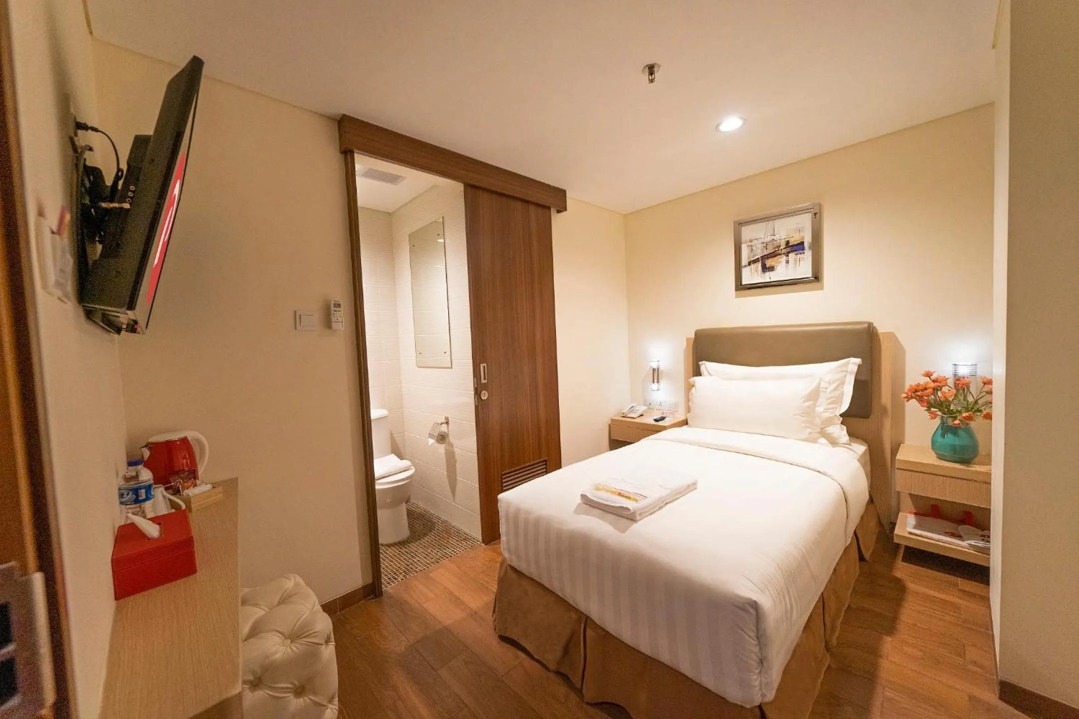 Bed in d'primahotel Airport Jakarta 2