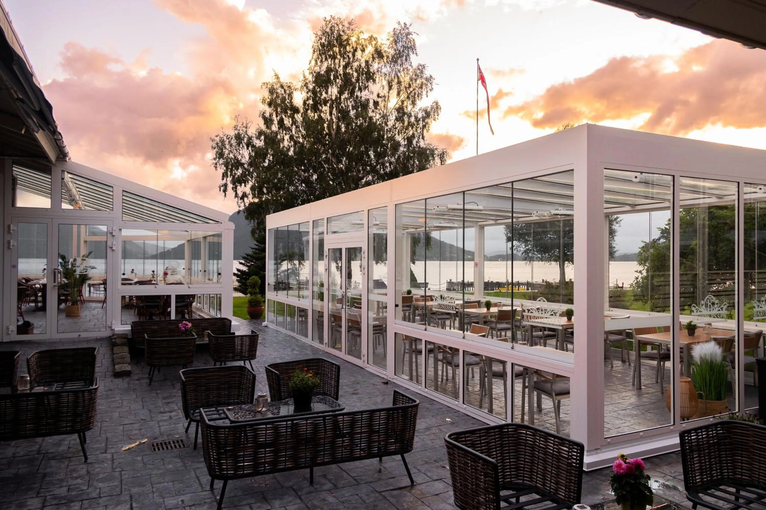 Restaurant/places to eat in Rosendal Fjordhotel