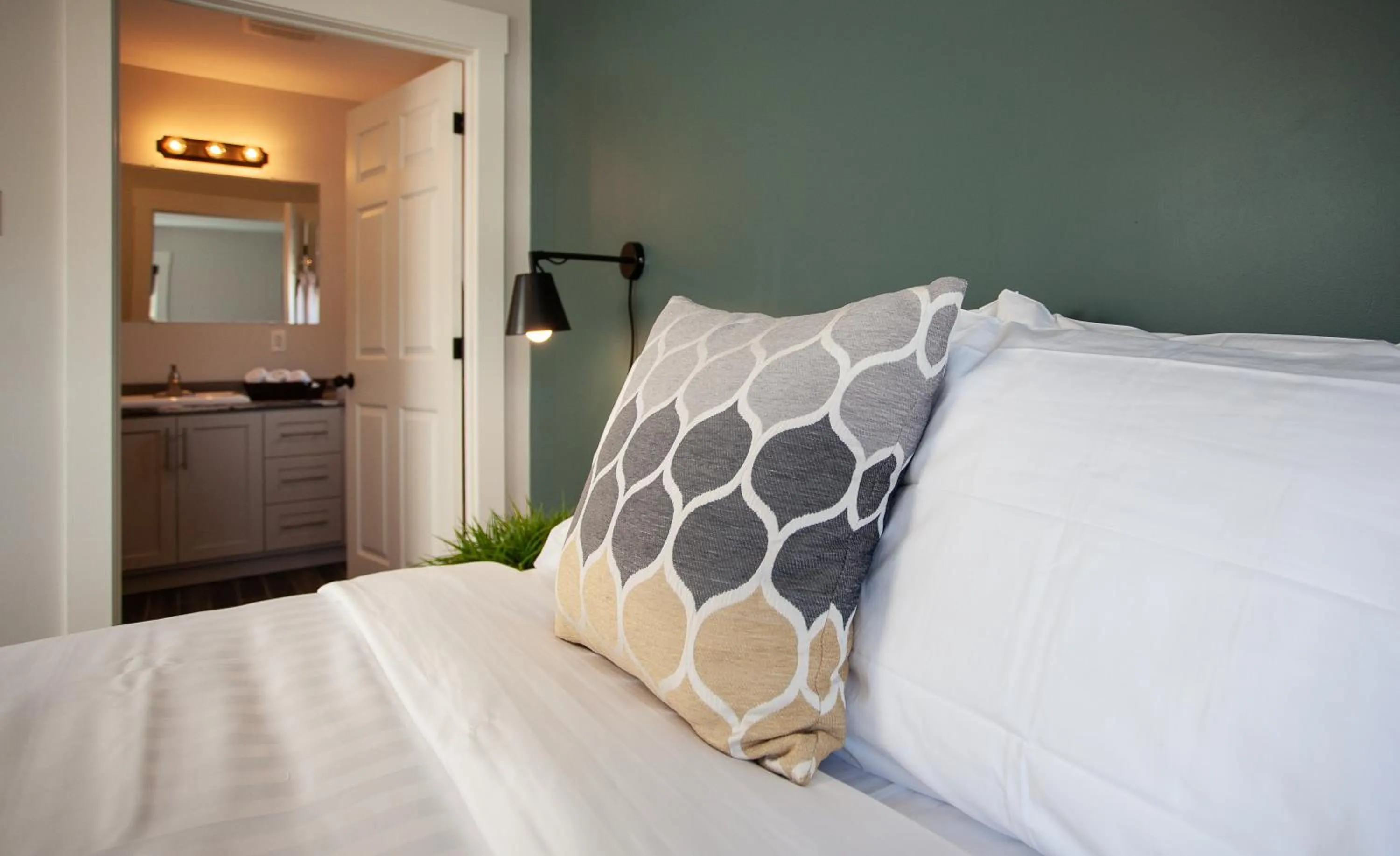 Bedroom, Bed in Indian Falls Chalets