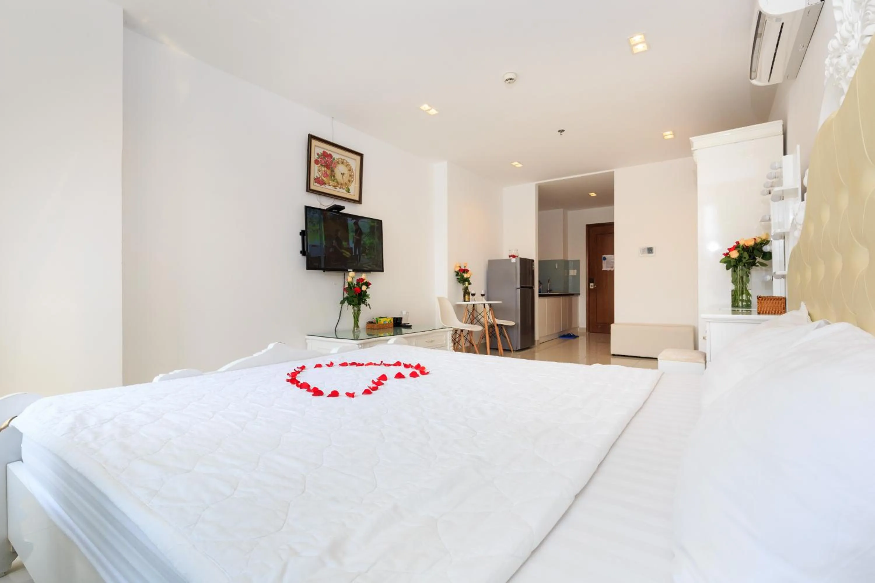 Bed in Sky Center Near Airport