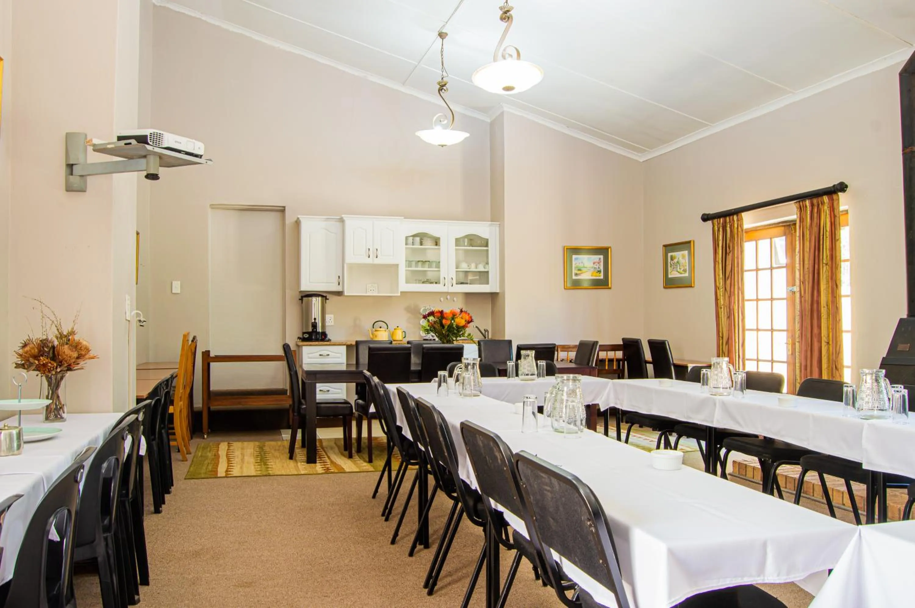 Meeting/conference room in Dunroamin Bed and Breakfast