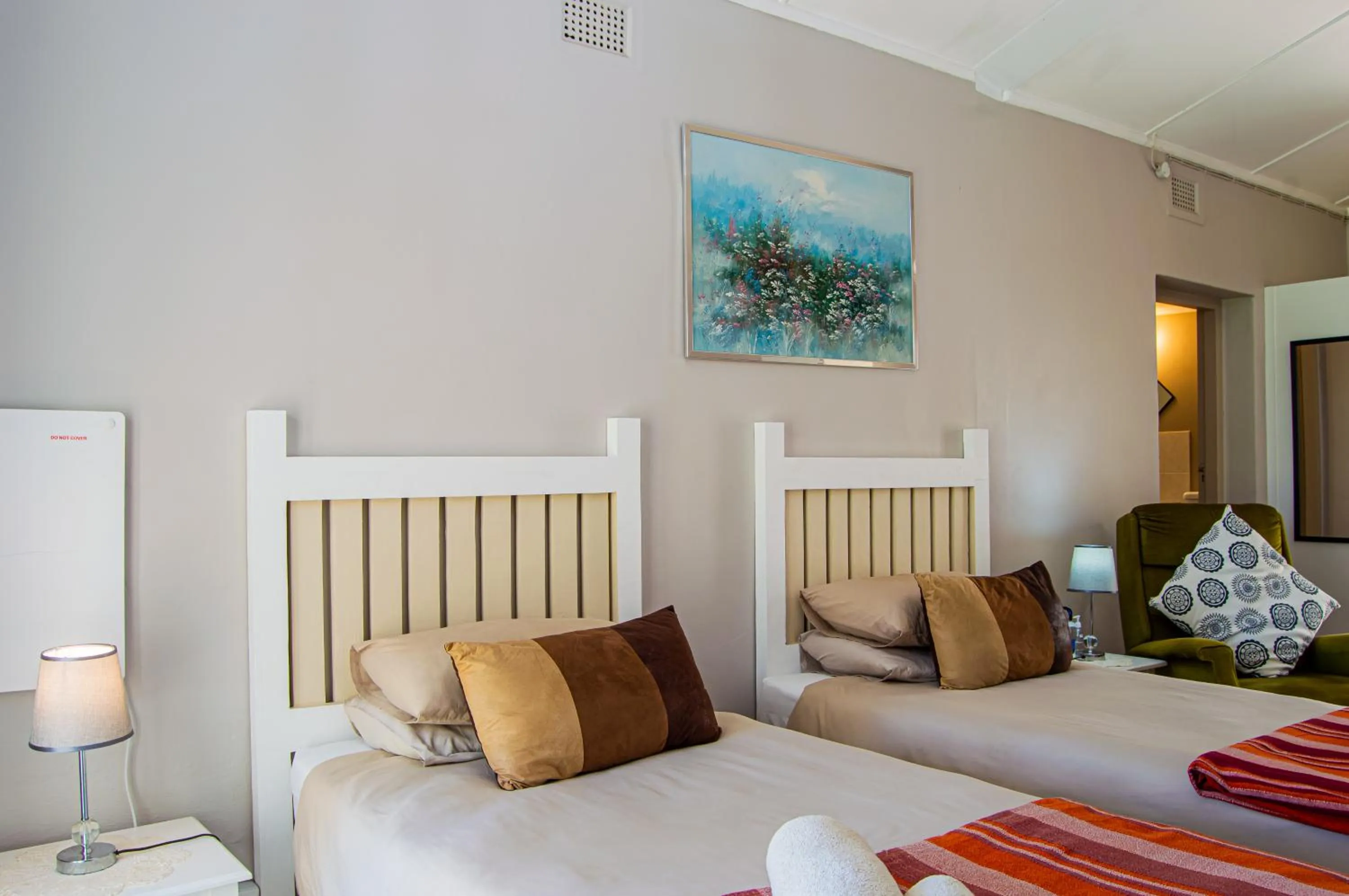 Bedroom, Bed in Dunroamin Bed and Breakfast