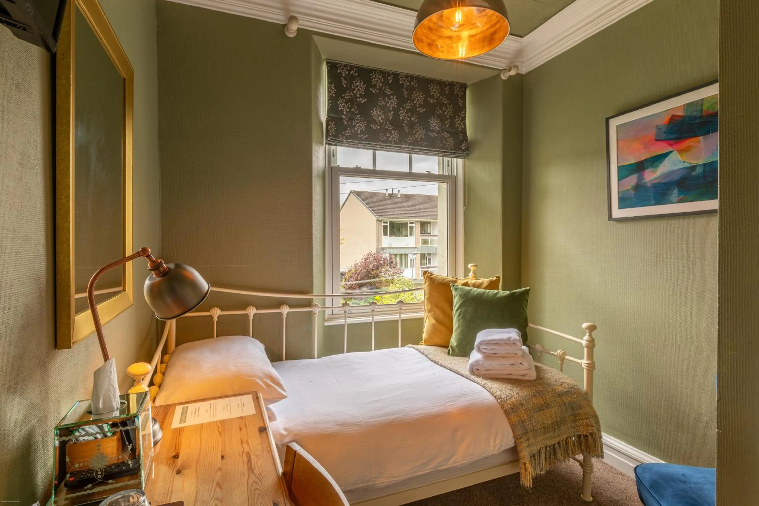 Bedroom, Bed in Oakfold House