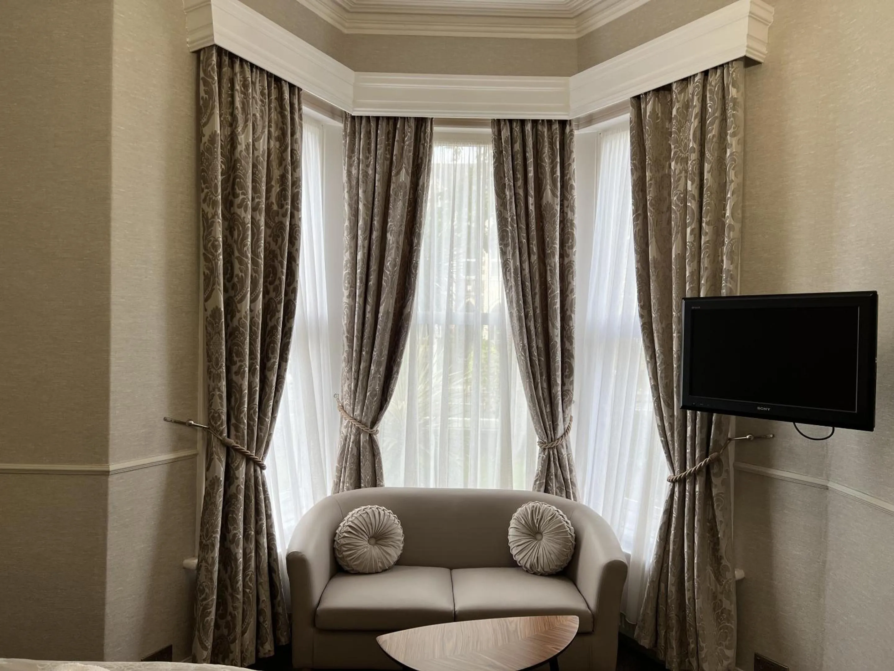 Bedroom in Tanes Hotel