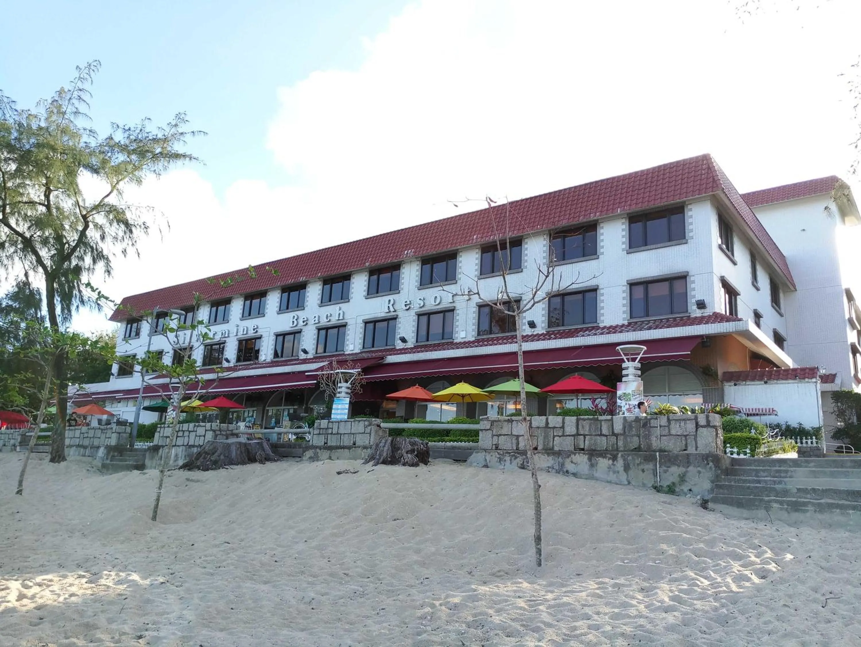 Facade/entrance in Silvermine Beach Resort