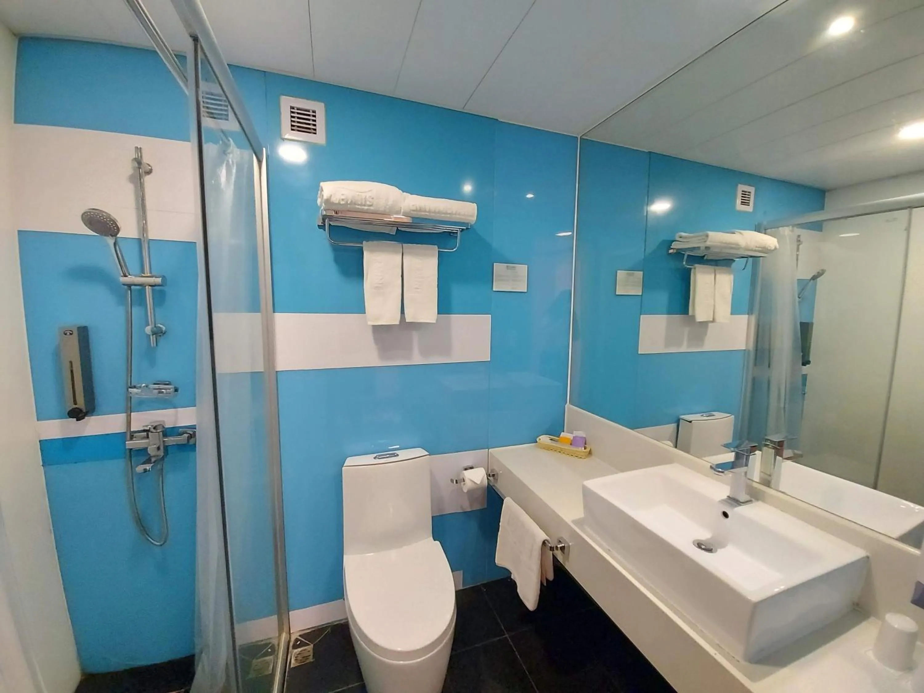 Bathroom in Silvermine Beach Resort