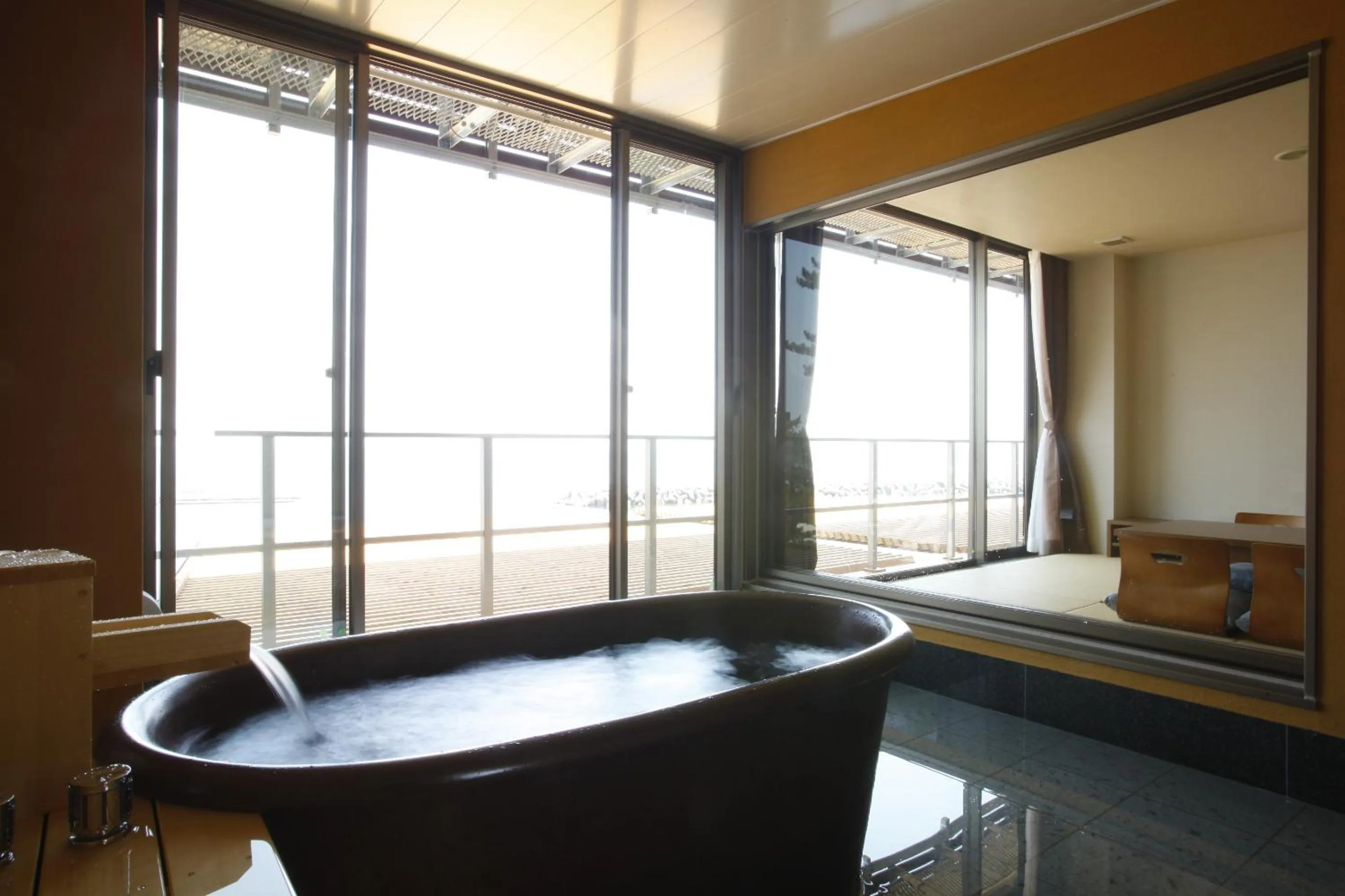 Hot Tub in Bayside Square Kaike Hotel