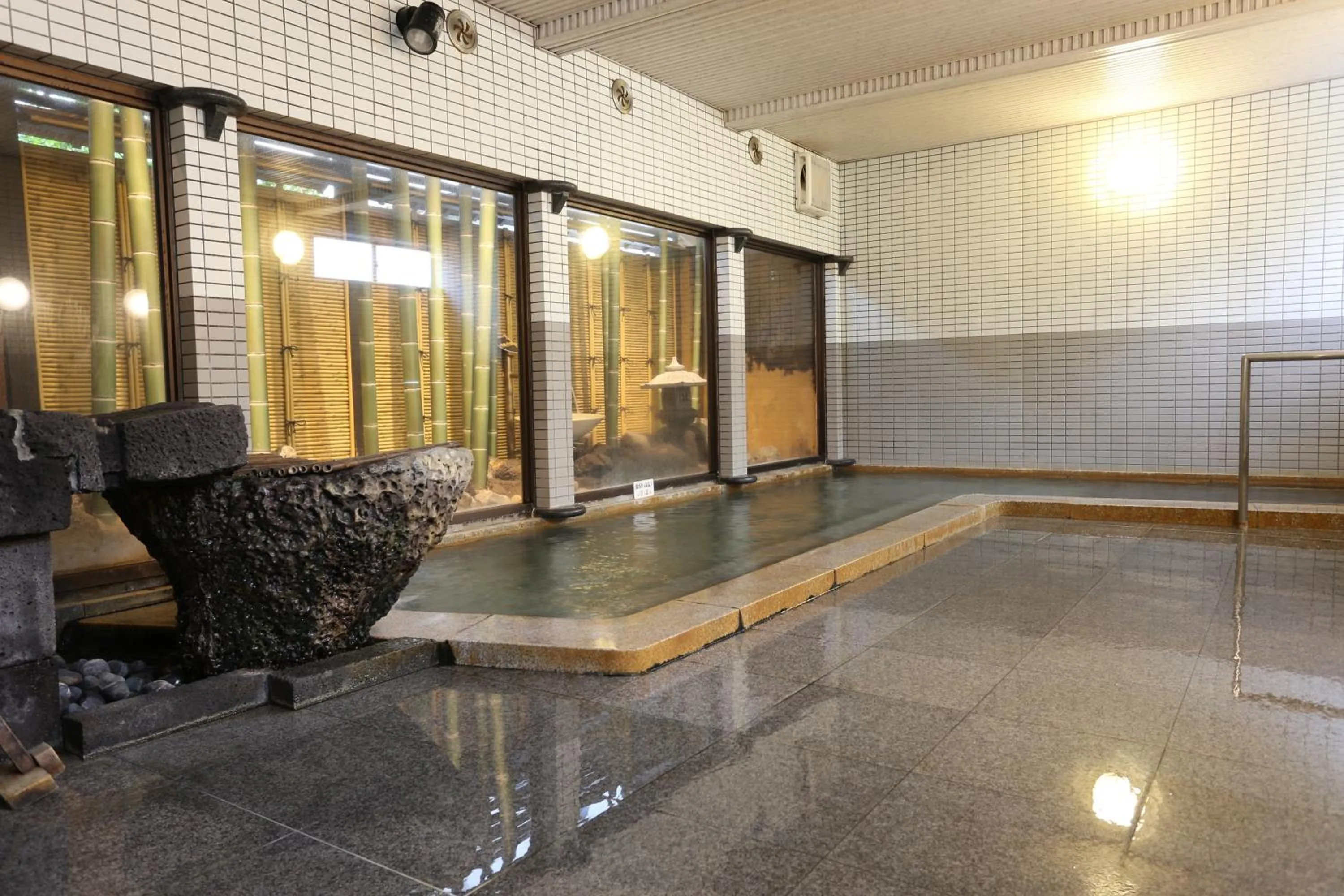 Public Bath in Kaichoen