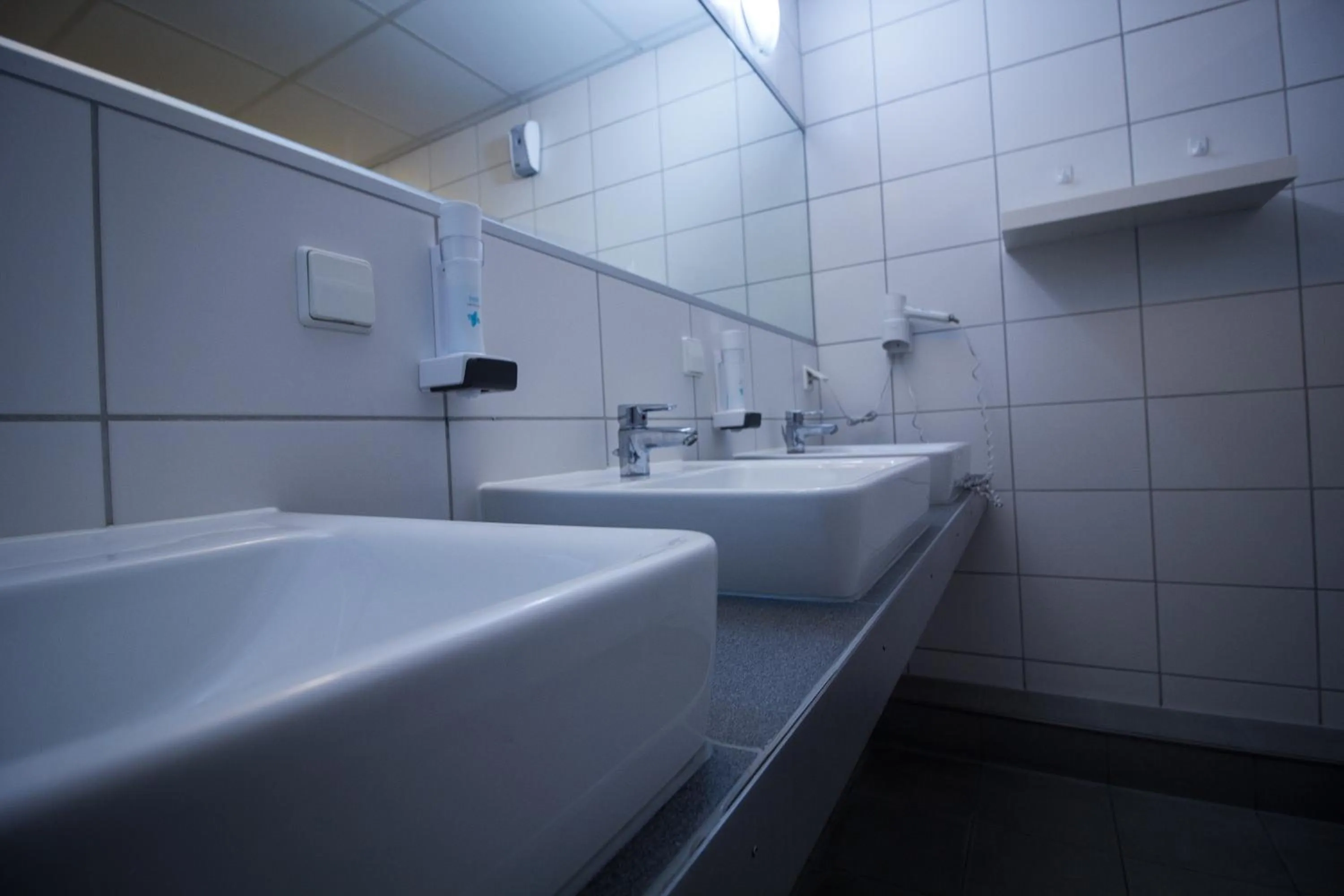 Shower in Hostel Gästehaus Kaiserpassage- Ihr Cityhostel