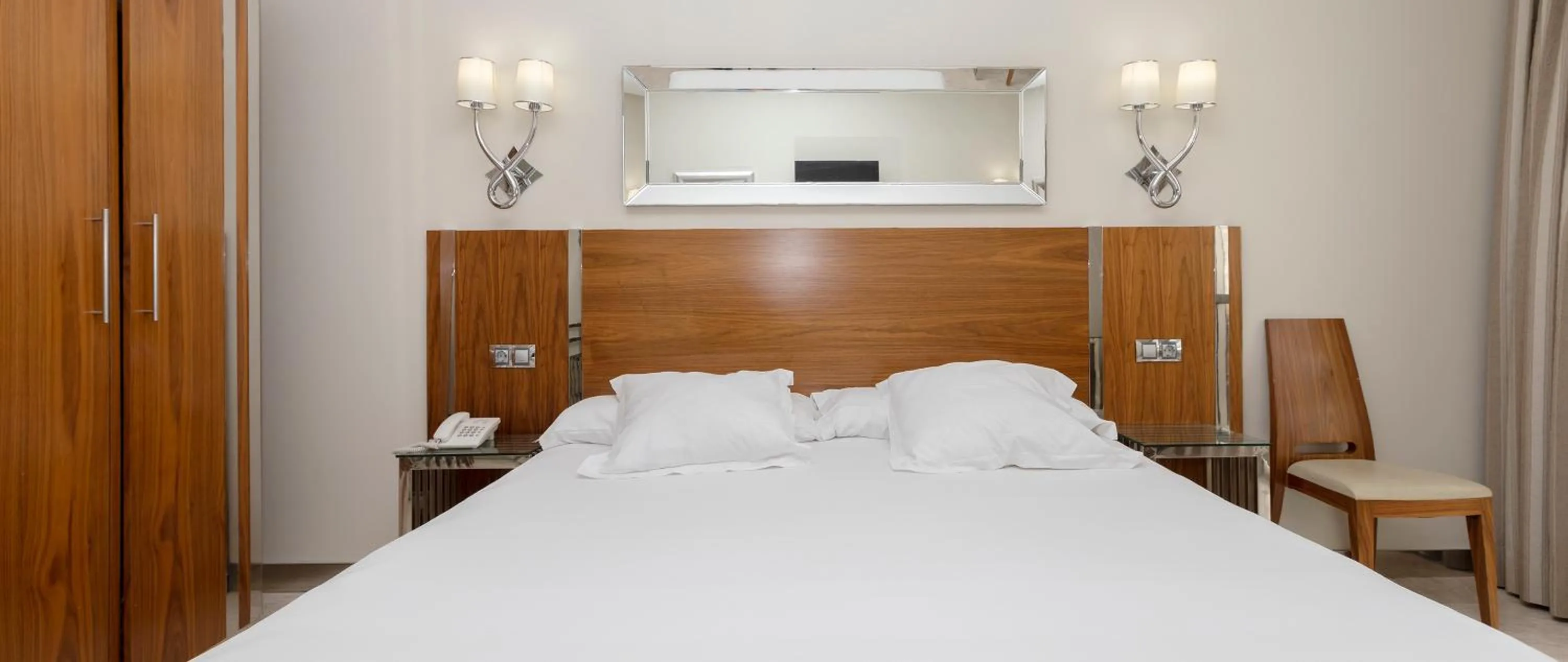 Bed in Gran Hotel Corona Sol