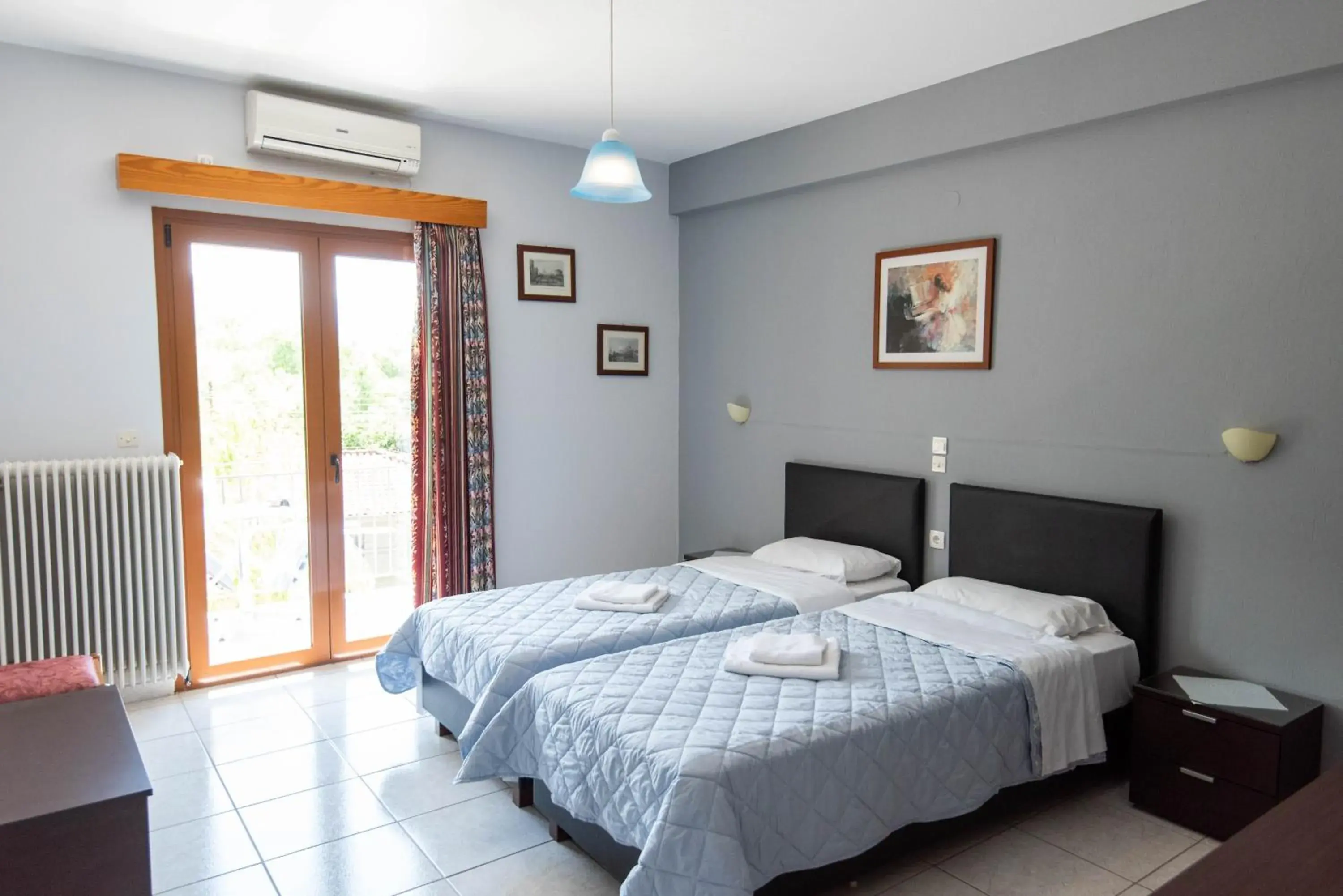 Twin Room in Domus Inn Twin Room in Domus Inn