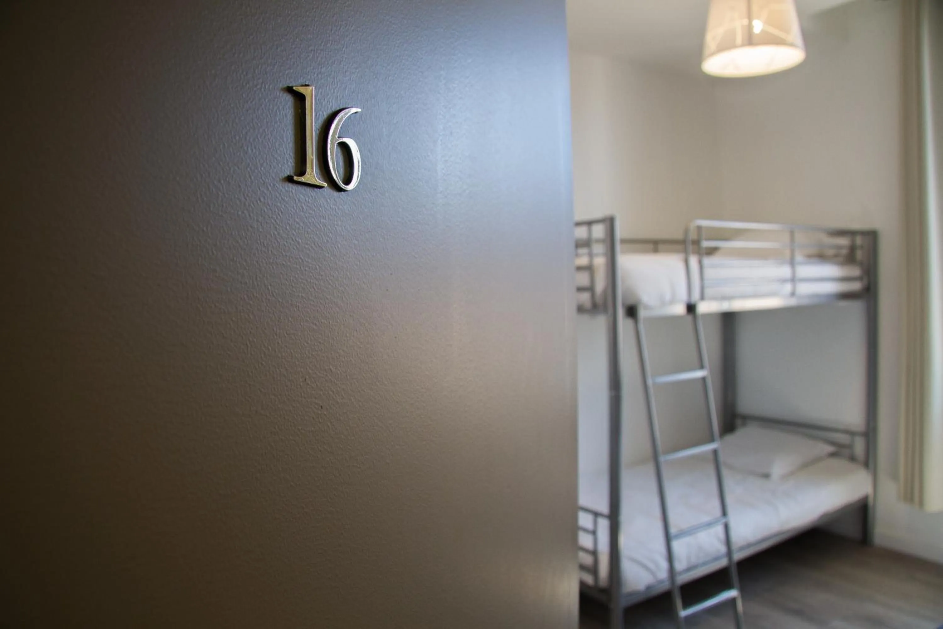 Photo of the whole room, Bed in Hôtel Trianon