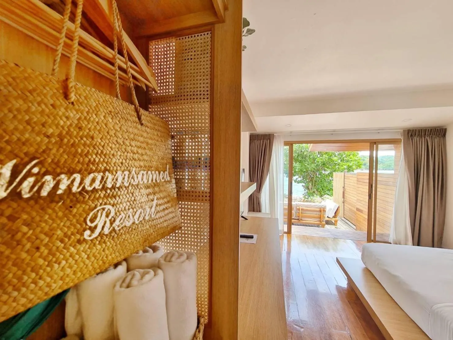 Sea view, Bed in Vimarn Samed Resort