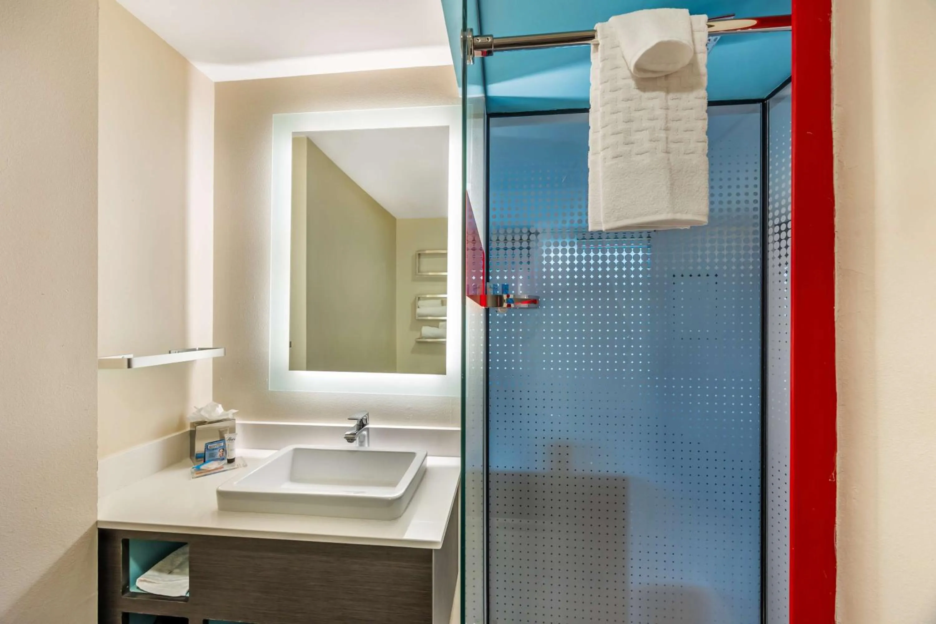 Bathroom in Vīb Best Western Springfield