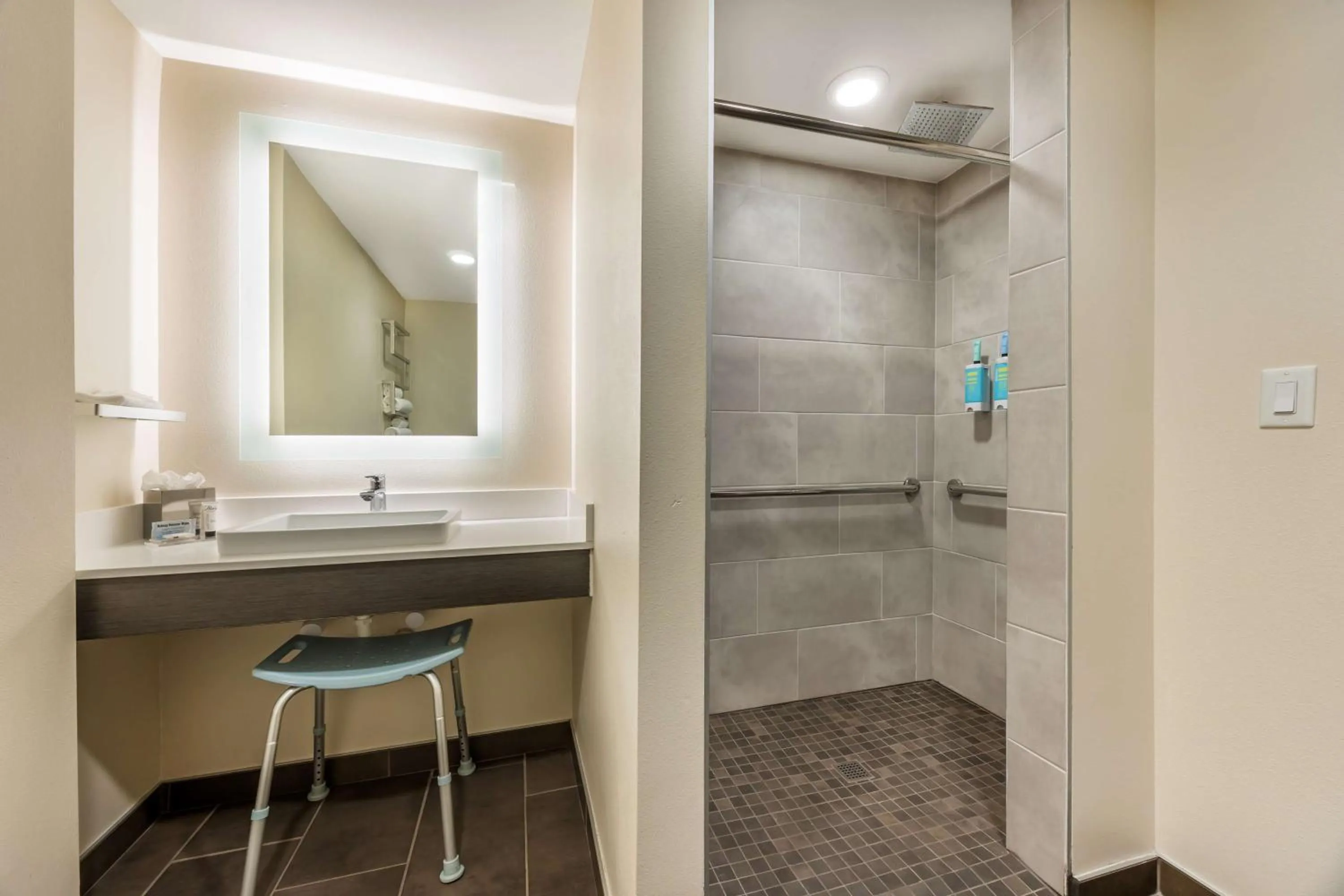 Bathroom in Vīb Best Western Springfield