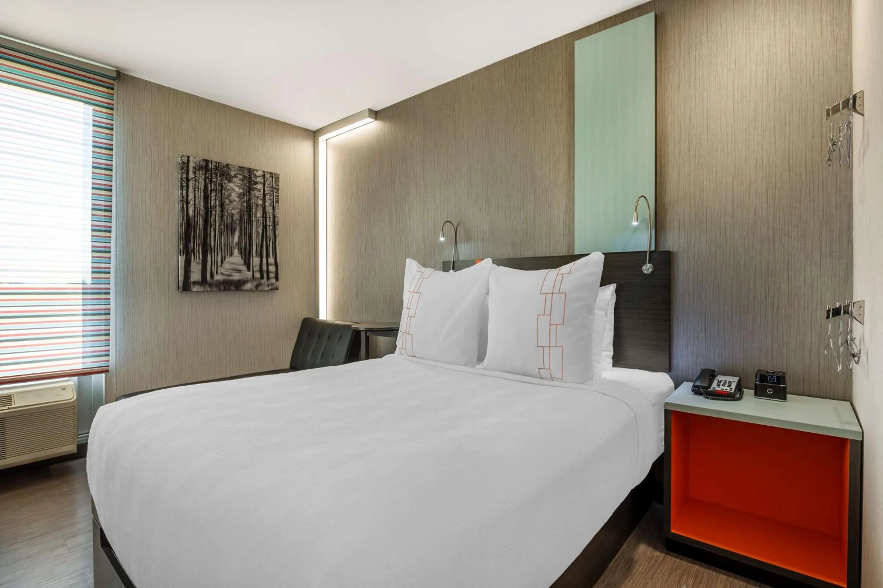 Bedroom, Bed in Vīb Best Western Springfield