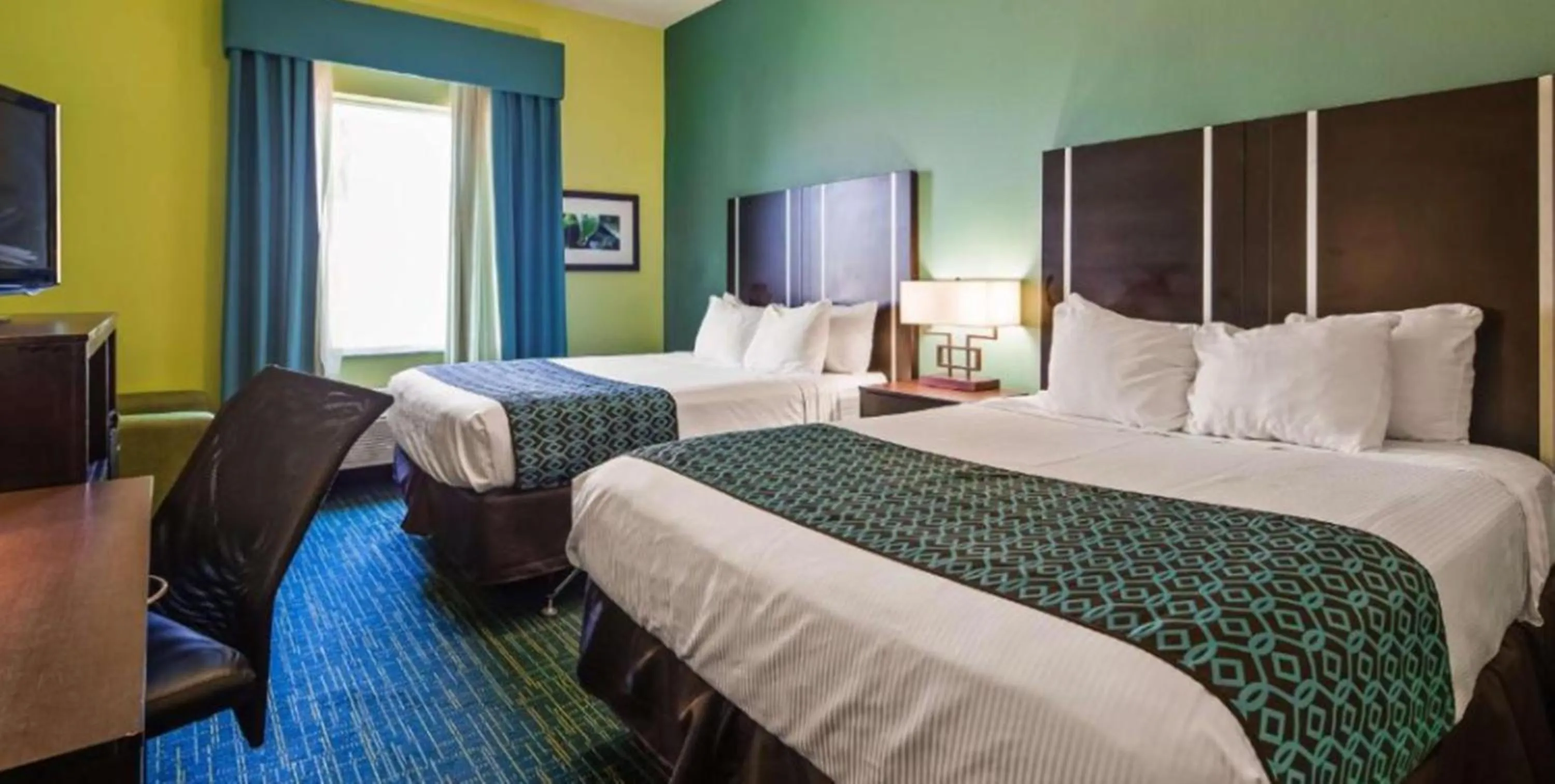 Bed in Best Western Plus Carrizo Springs Inn & Suites