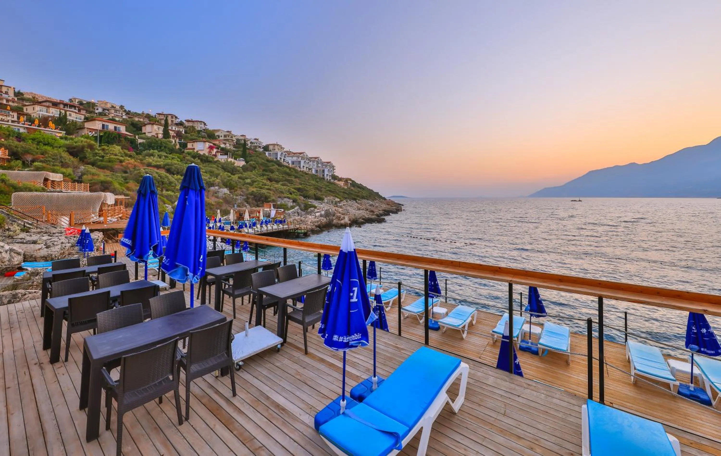 Restaurant/places to eat in Arpia Hotel