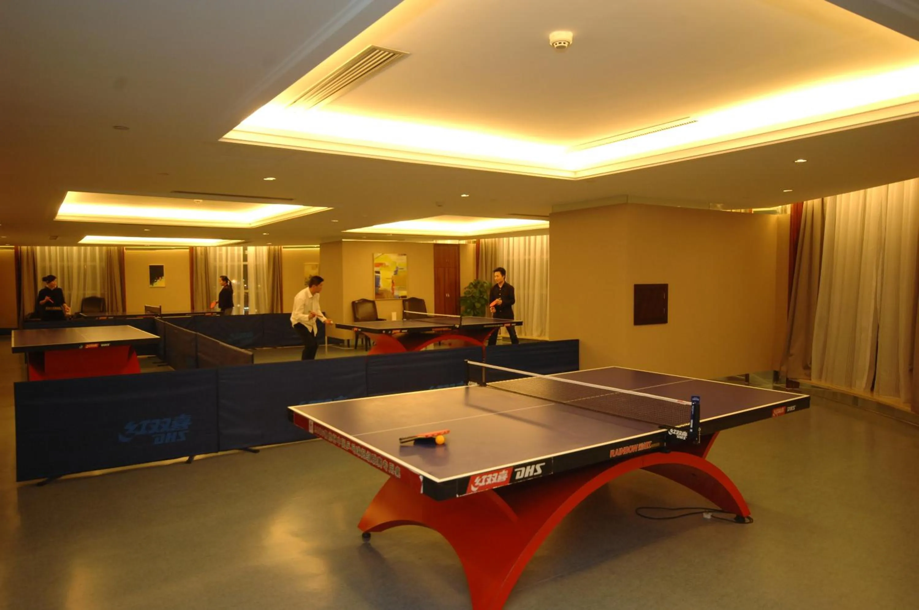 Table tennis in Royal Palace Hotel Haining