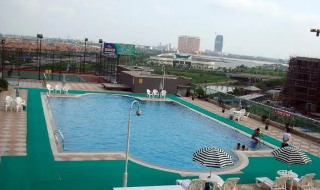 Swimming pool in Royal Palace Hotel Haining