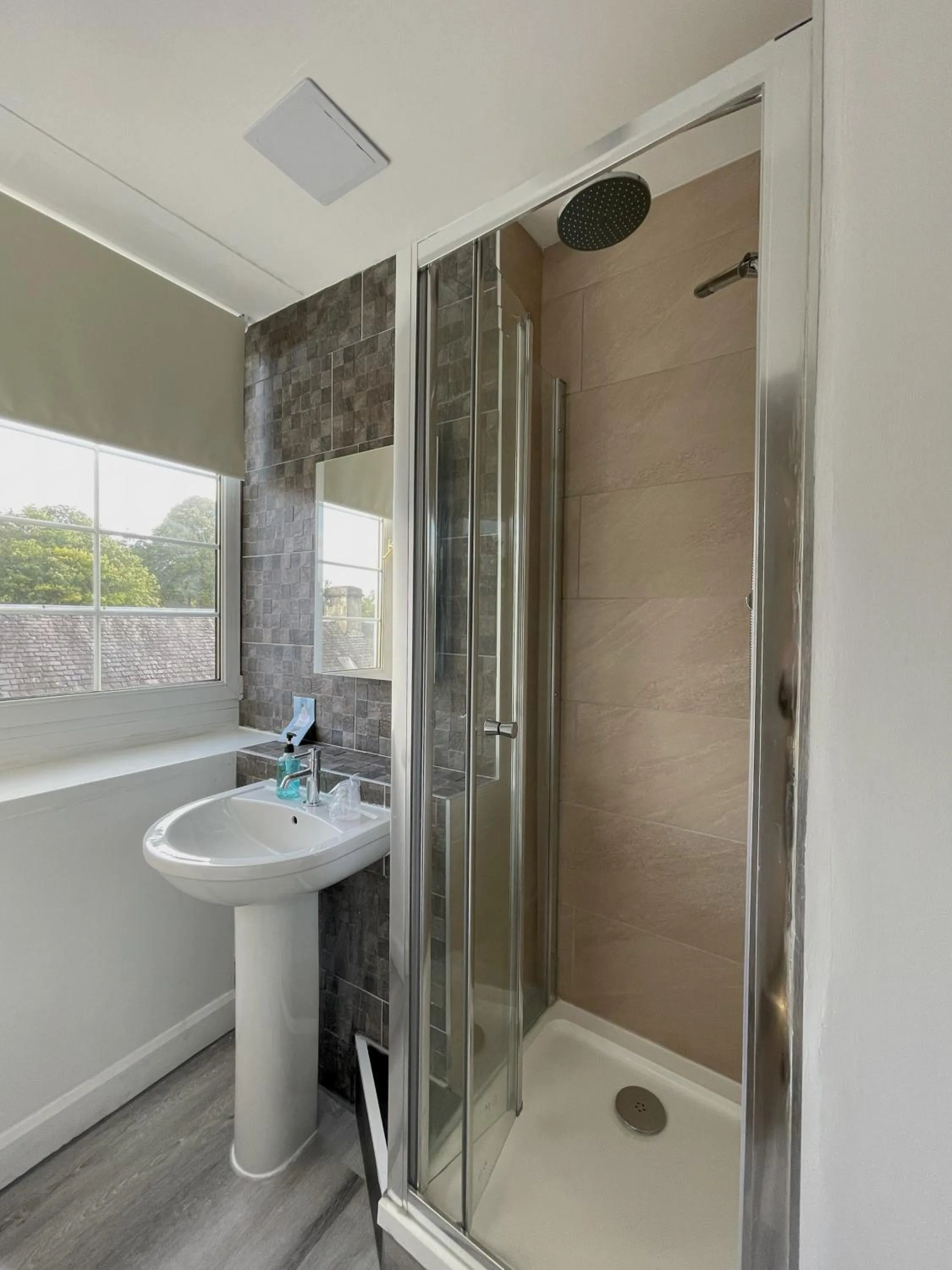 Shower in Killin Hotel