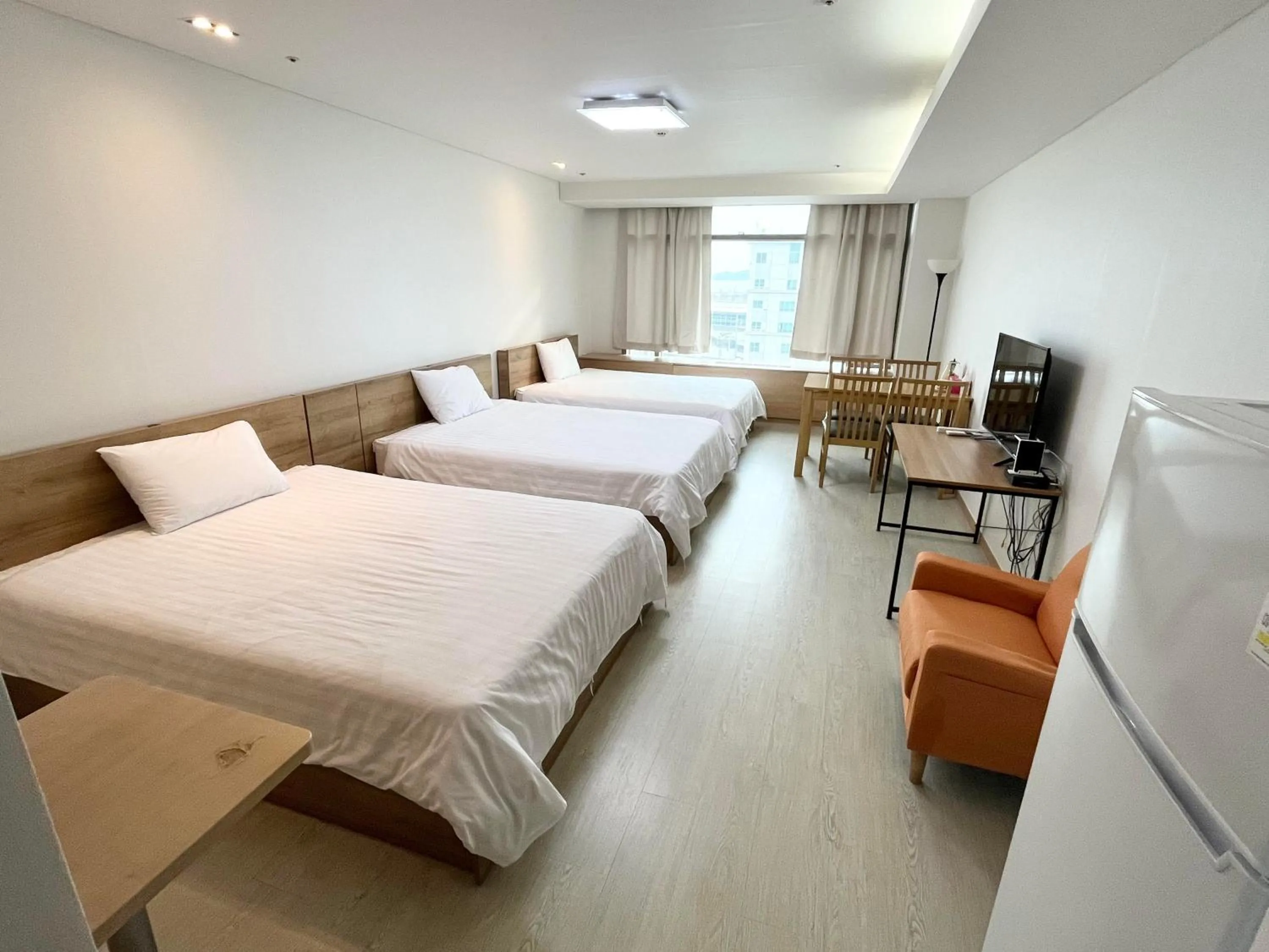Photo of the whole room, Bed in Incheon Airport Guesthouse